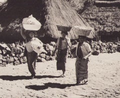 Guatemala, Women, Black and White Photography, ca. 1960s, 17, 2 x 23, 1 cm