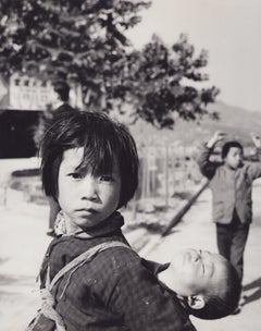 Hong Kong, Children, Street, Black and White Photography, 1960s, 30 x 23,9 cm