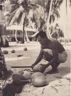 Vintage Panama, Man, Coconut, Black and White Photography, 1960s, 23, 2 x 17, 2 cm