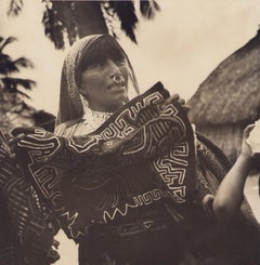 Panama, Frau, Tradition, Schwarz-Weiß-Fotografie, 1960er Jahre, 24,3 x 24,1 cm