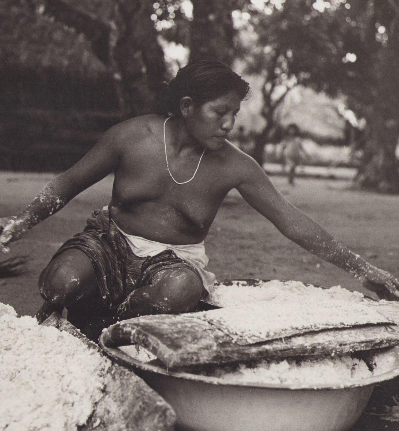 Suriname, Indigenous, Black and White Photography, 1960s, 24, 2 x 29, 3 cm For Sale 1