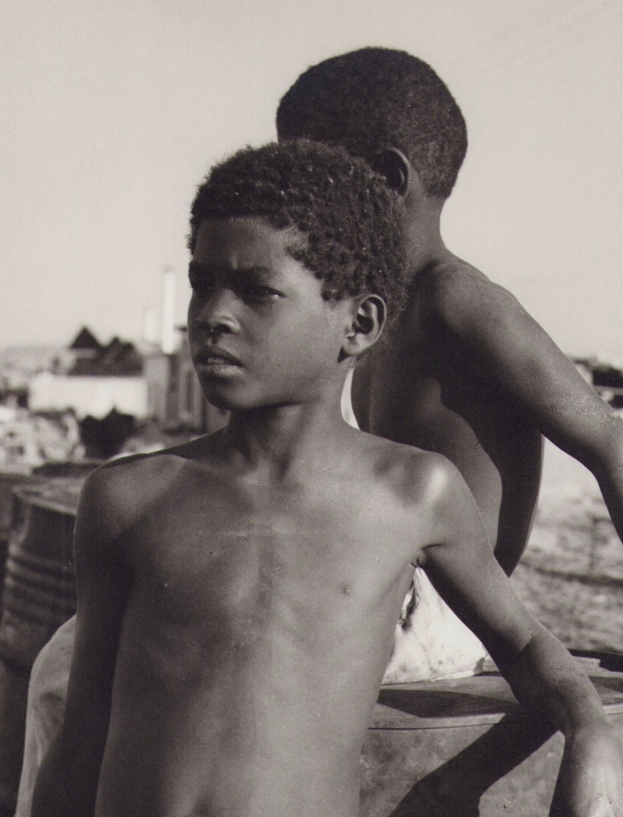 Venezuela, Fisher, Children, Black and White Photography, 1960s, 28, 9 x 20, 9 cm For Sale 1