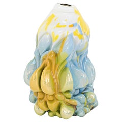 Hannah Hansdotter, Vase aus mundgeblasenem Glas mit Stuckdruck, gelb, blau, weiß, 2020
