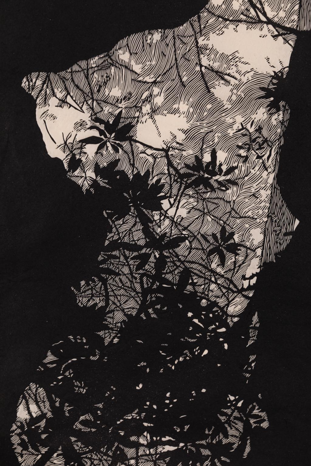 River Canopy - Impression de linogravure encadrée en noir et blanc de la forêt - Print de Hannah Skoonberg