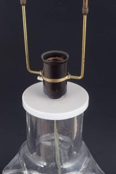 Hanne Dreutler pour Kosta Boda. Lampe de table sculpturale en verre transparent. Années 1980