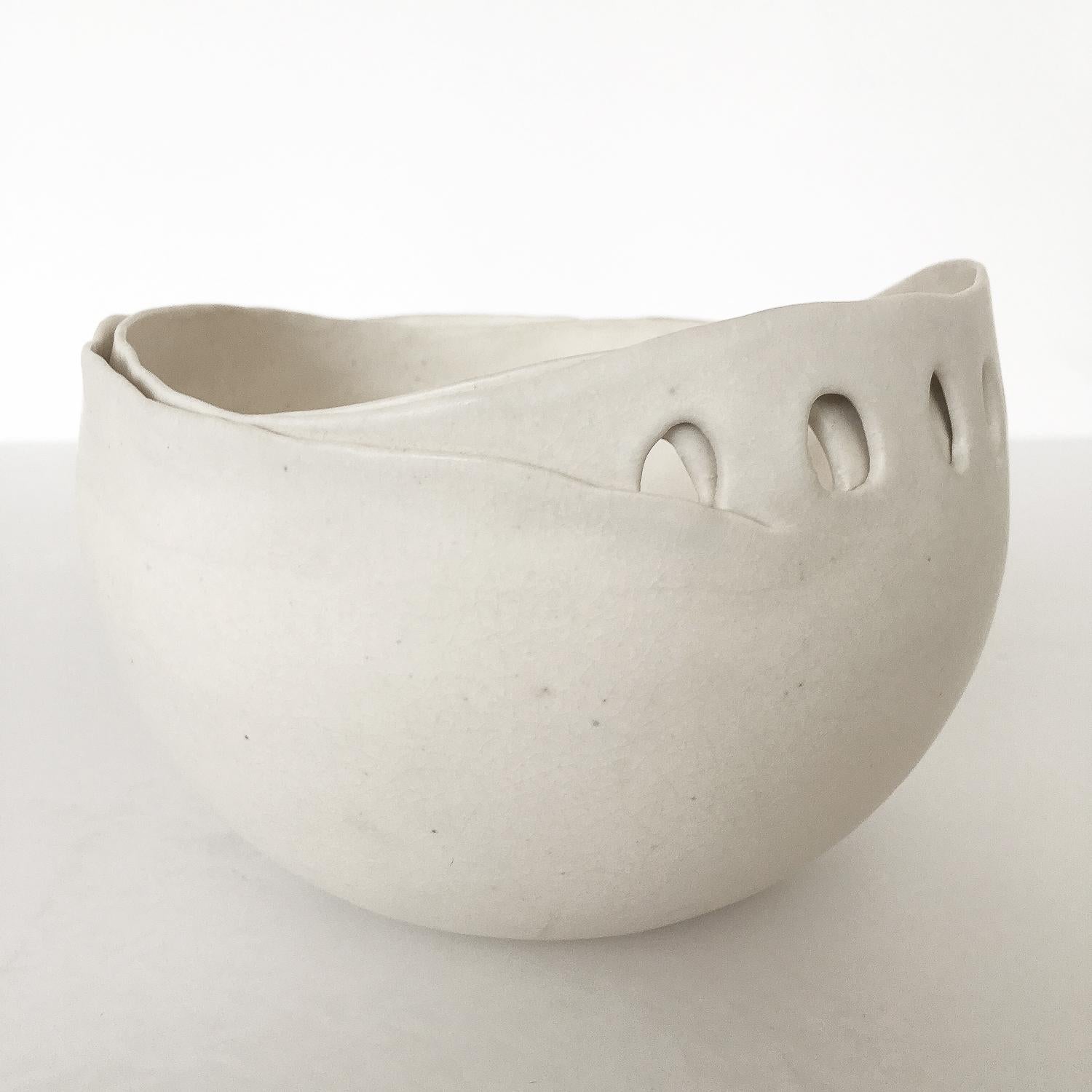 Hannelore Fasciszewski Sculptural Porcelain Bowl In Excellent Condition In Chicago, IL