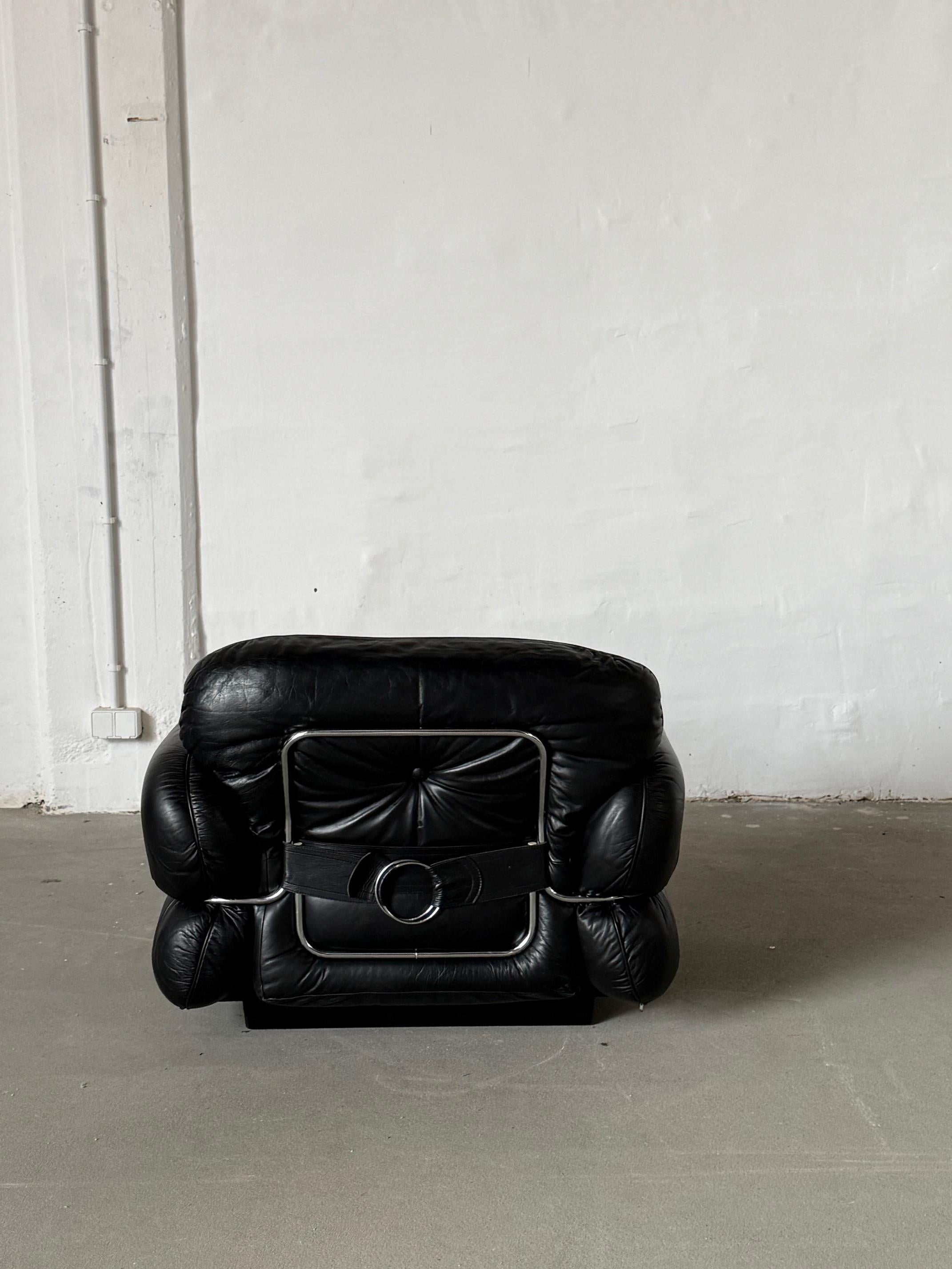 Fauteuil en cuir noir 