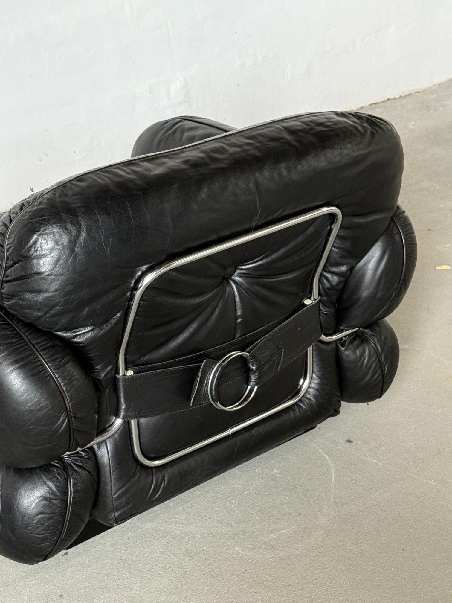 Fauteuil en cuir noir 