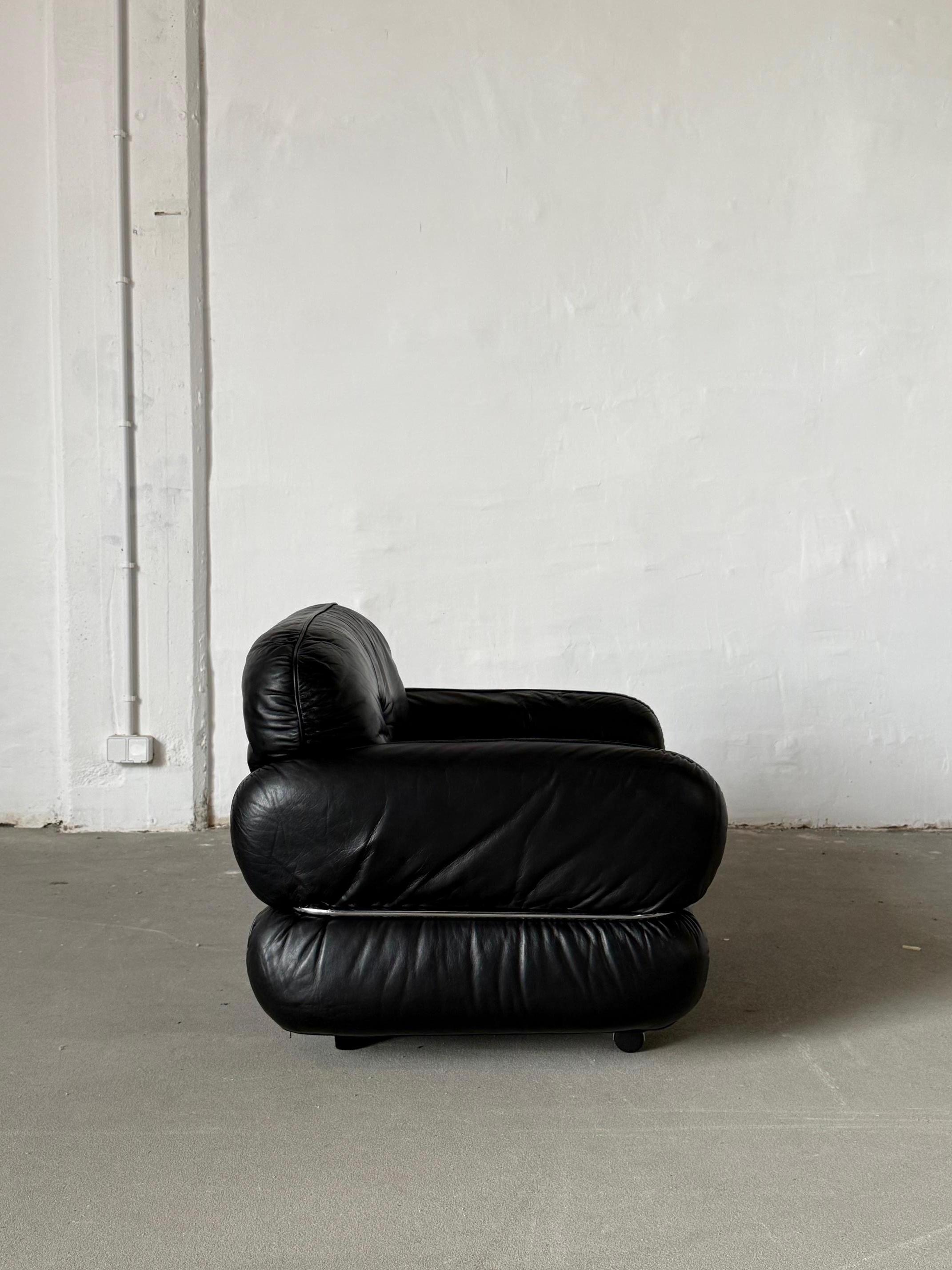 Acier Fauteuil en cuir noir 