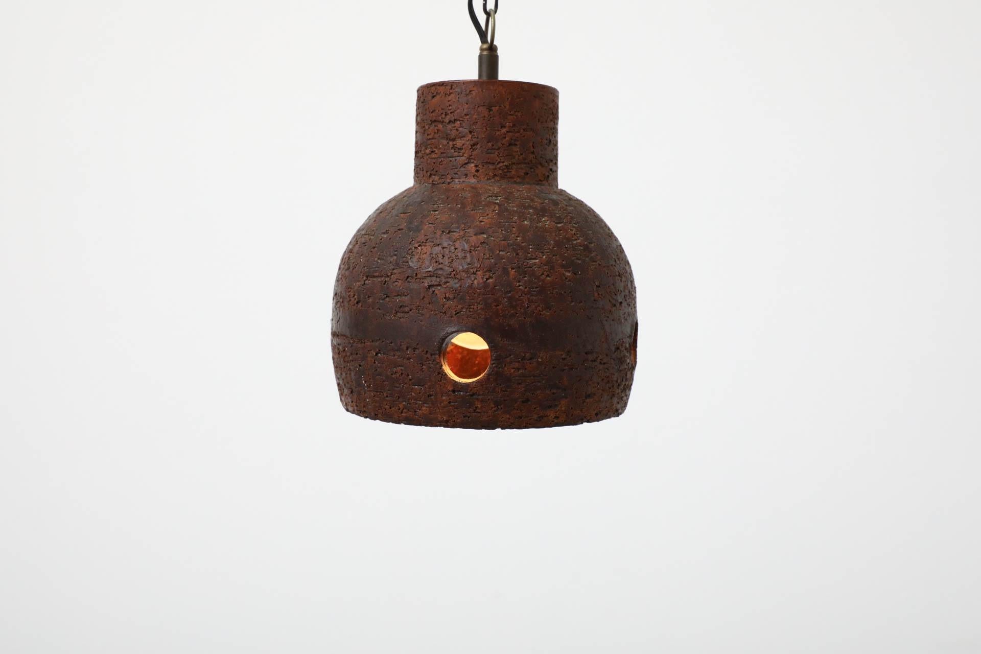 Suspension en forme de cloche en céramique hollandaise du milieu du siècle attribuée à Hannie Mein en vente 2