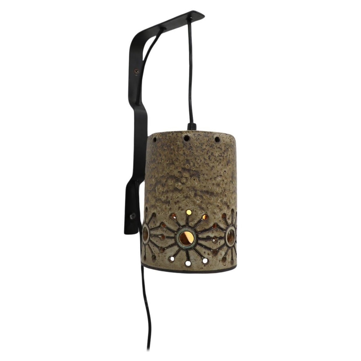 Hannie Mein, applique da parete in ceramica fatta a mano con design a girasoli intagliati