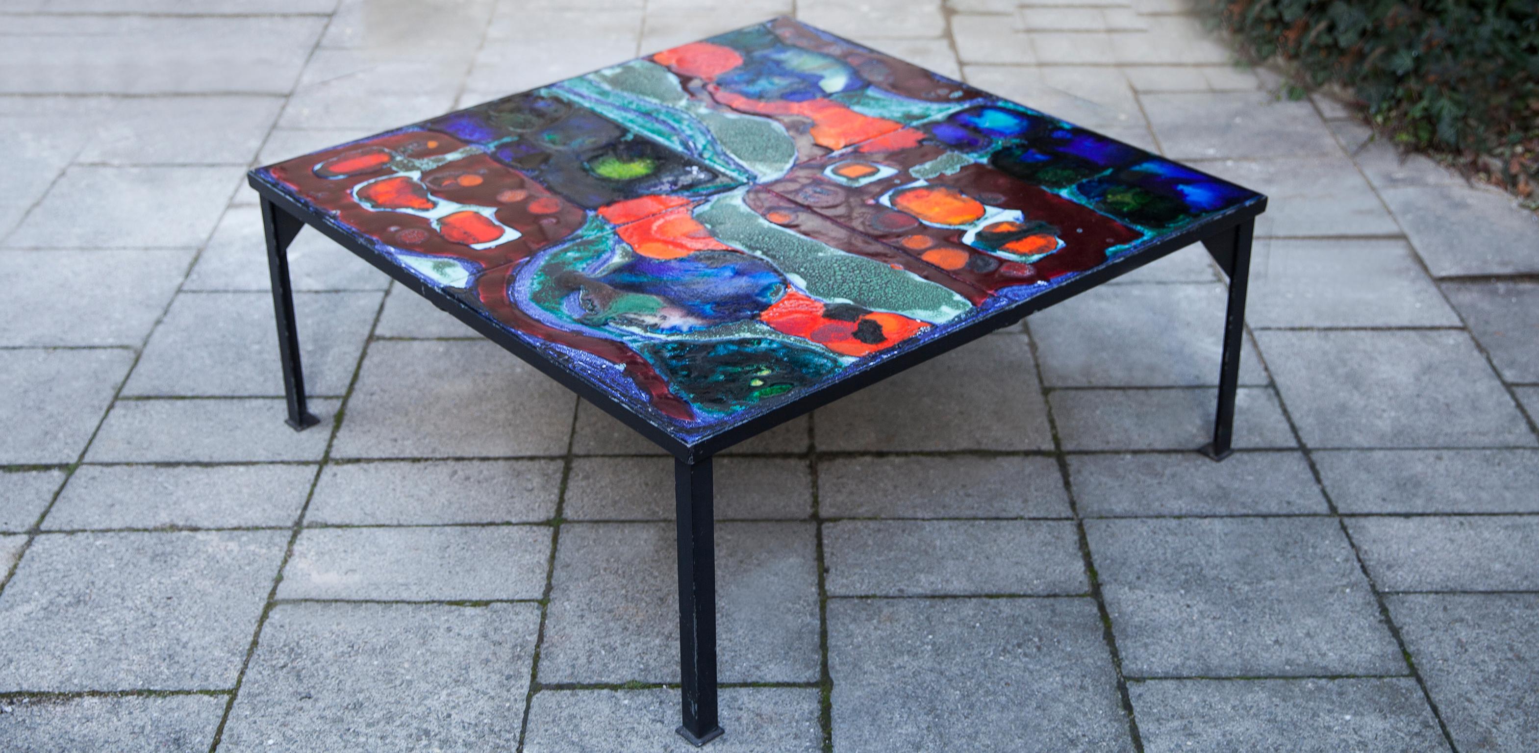 Hanns Altmeier, farbenfroher quadratischer Keramik-Couchtisch, Deutschland, 1960 im Zustand „Gut“ im Angebot in Munich, DE