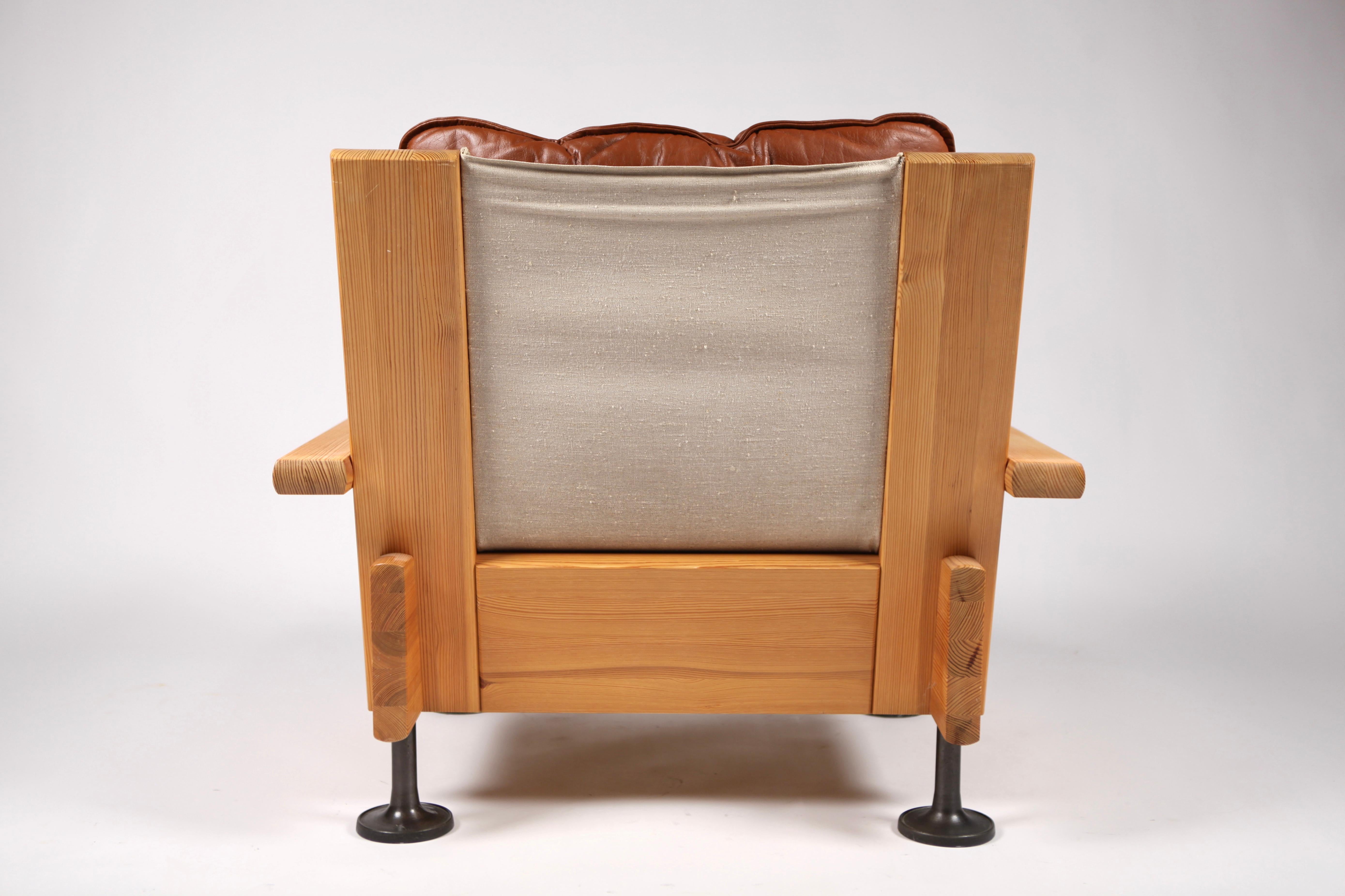 Late 20th Century Hannu Jyräs, Pair of Unique Easy Armchairs in Oregon Pine and Leather, 1970s