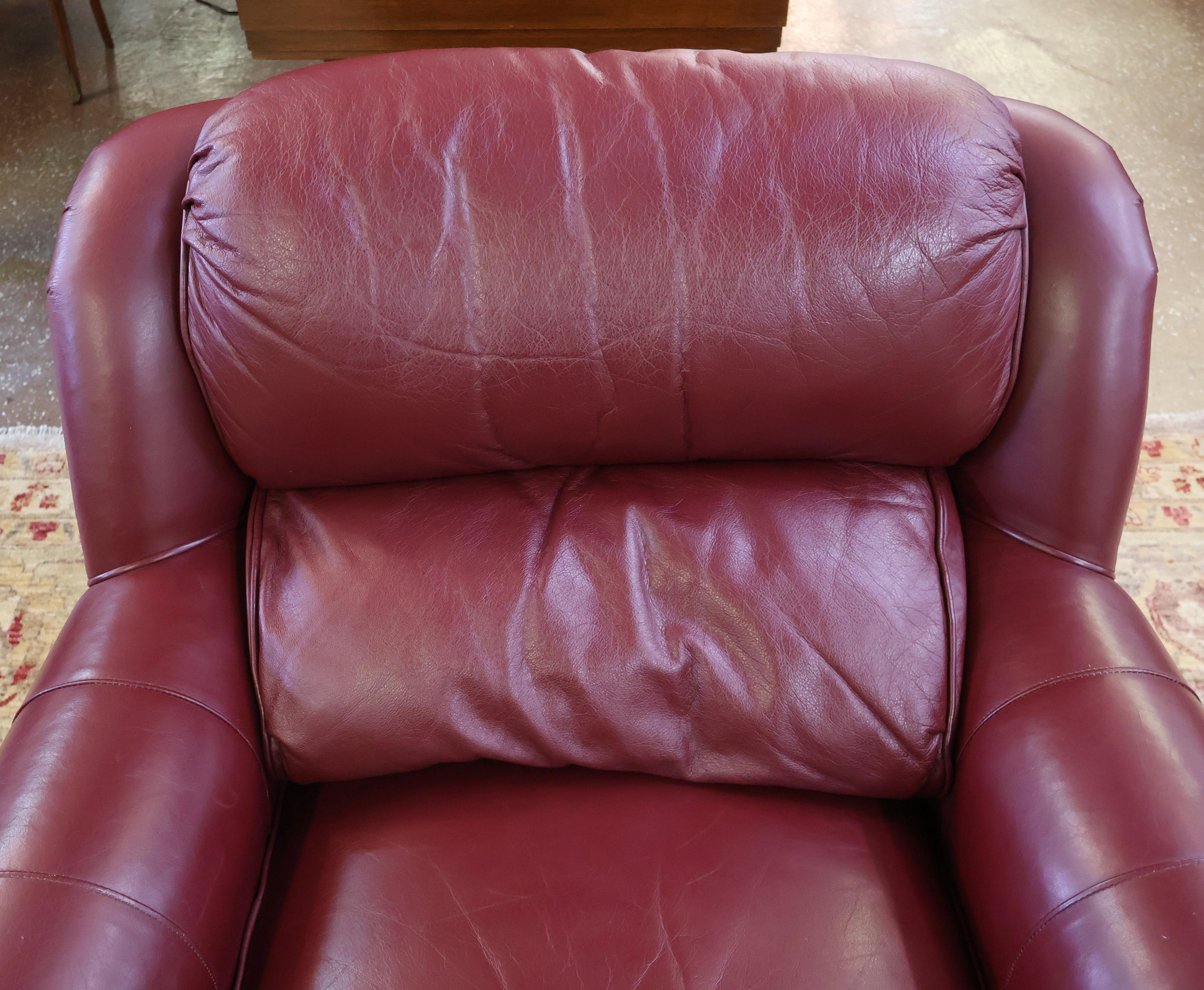Hanock and Moore Austin Burgundy Leather Lounge Chair & Ottoman For Sale 5