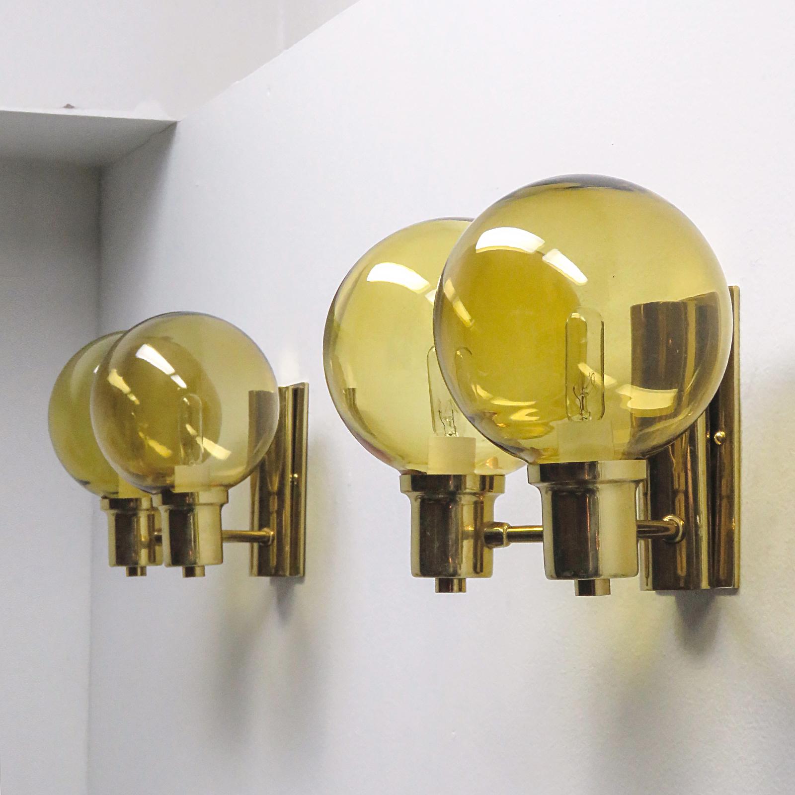 Suédois Hans Agnes Jakobsen, lampes murales à double bras, 1950 en vente