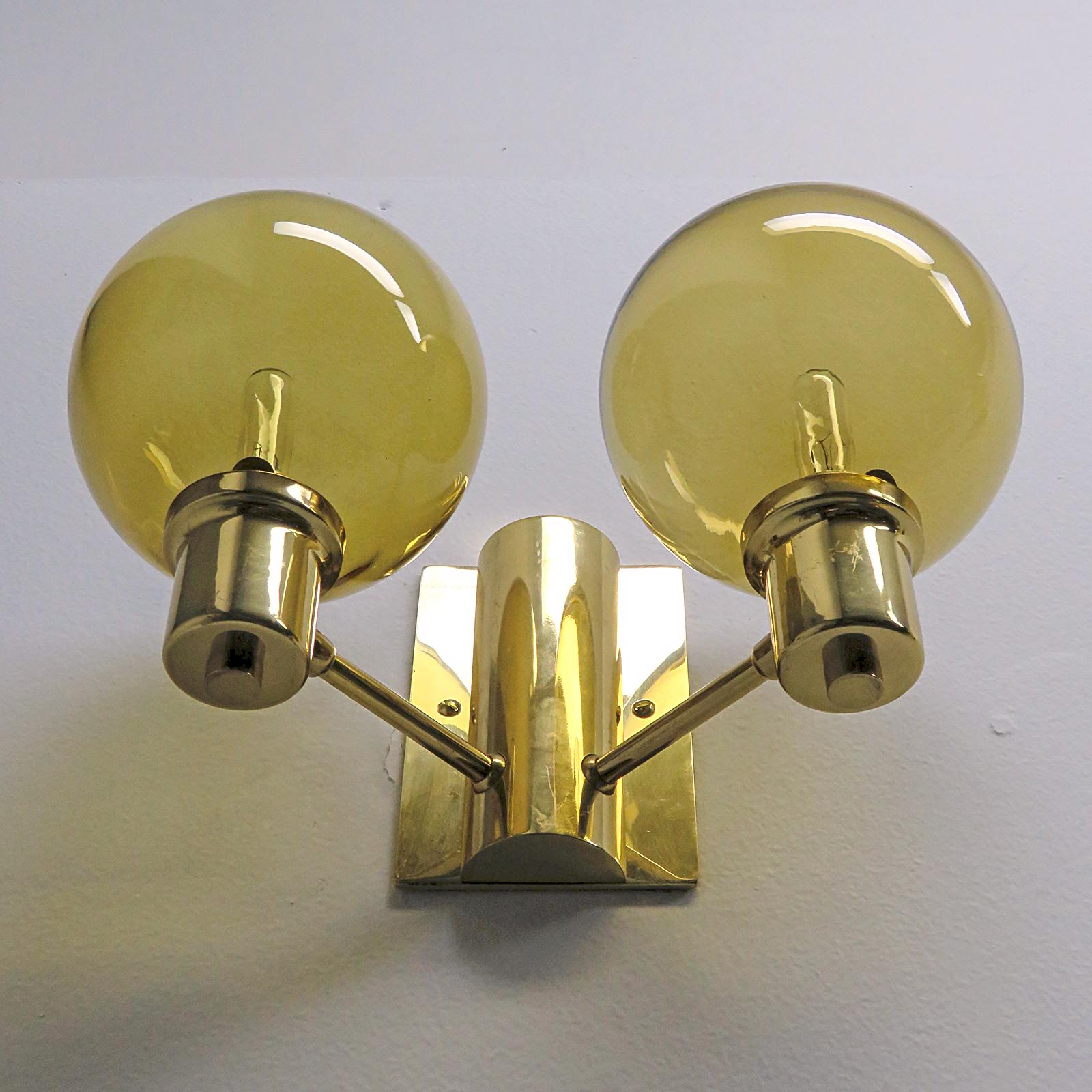 Milieu du XXe siècle Hans Agnes Jakobsen, lampes murales à double bras, 1950 en vente