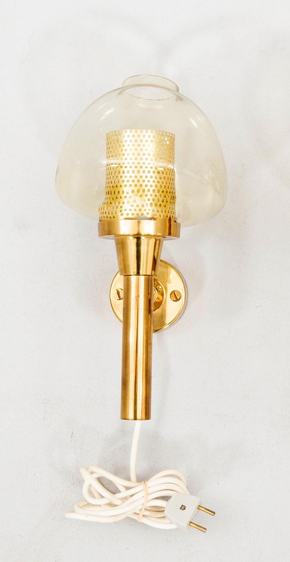 Swedish Hans-Agne Jakobsson 2 Wall Lamps in Brass and Glass Sweden 1960 For Sale