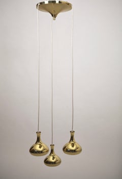 Hängeleuchte Hans-Agne Jakobsson, 3 Pendelleuchte, Messing, Schweden 1960er Jahre.