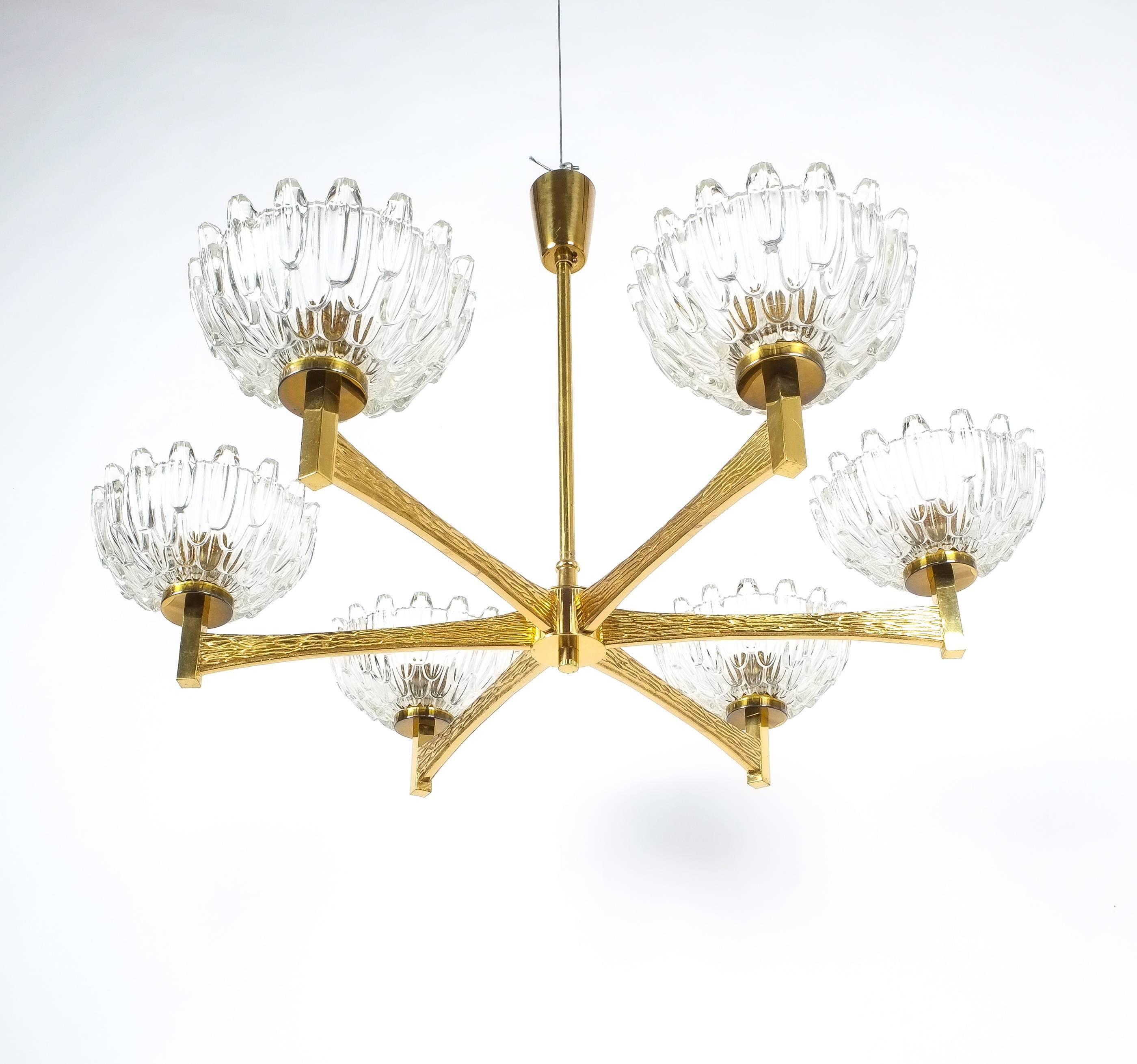Hans-Agne Jakobsson Attributed Six-Arm Chandelier from Brass Glass, 1960 In Good Condition For Sale In Vienna, AT