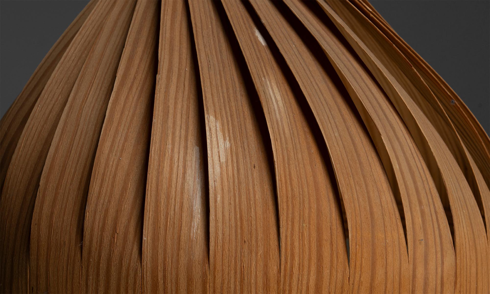 Legno curvato Ciondolo in legno curvato di Hans-Agne Jakobsson, Svezia 1960 in vendita