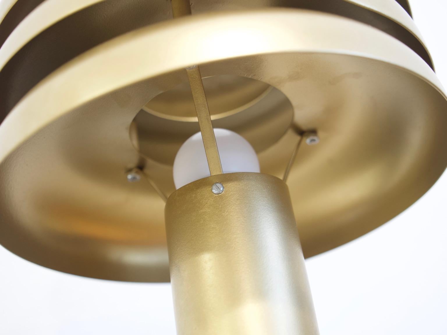 20ième siècle Hans-Agne Jakobsson BN-25 Lampe à poser en aluminium en vente