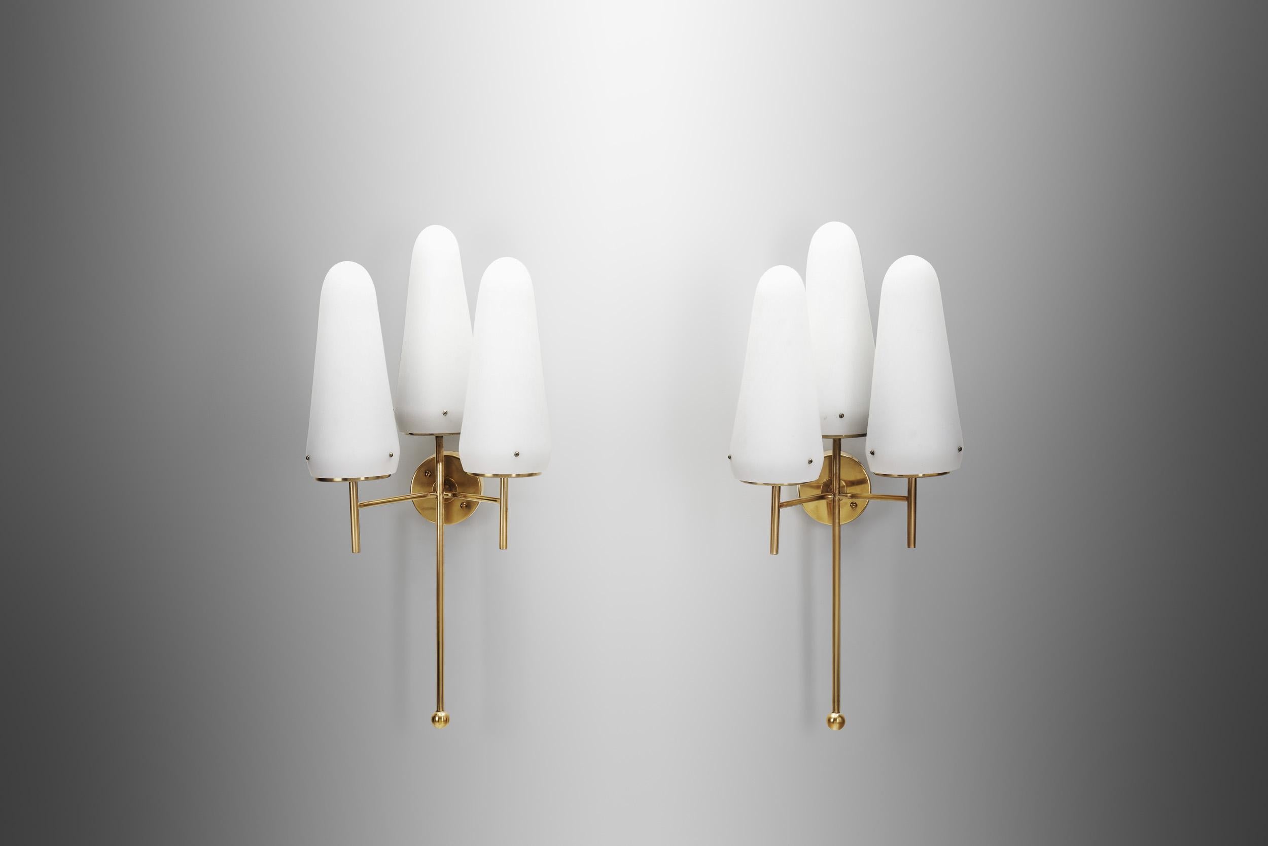 Hans Agne Jakobsson Brass and Glass Wall Sconces for AB Markaryd, Sweden 1950s In Good Condition For Sale In Utrecht, NL