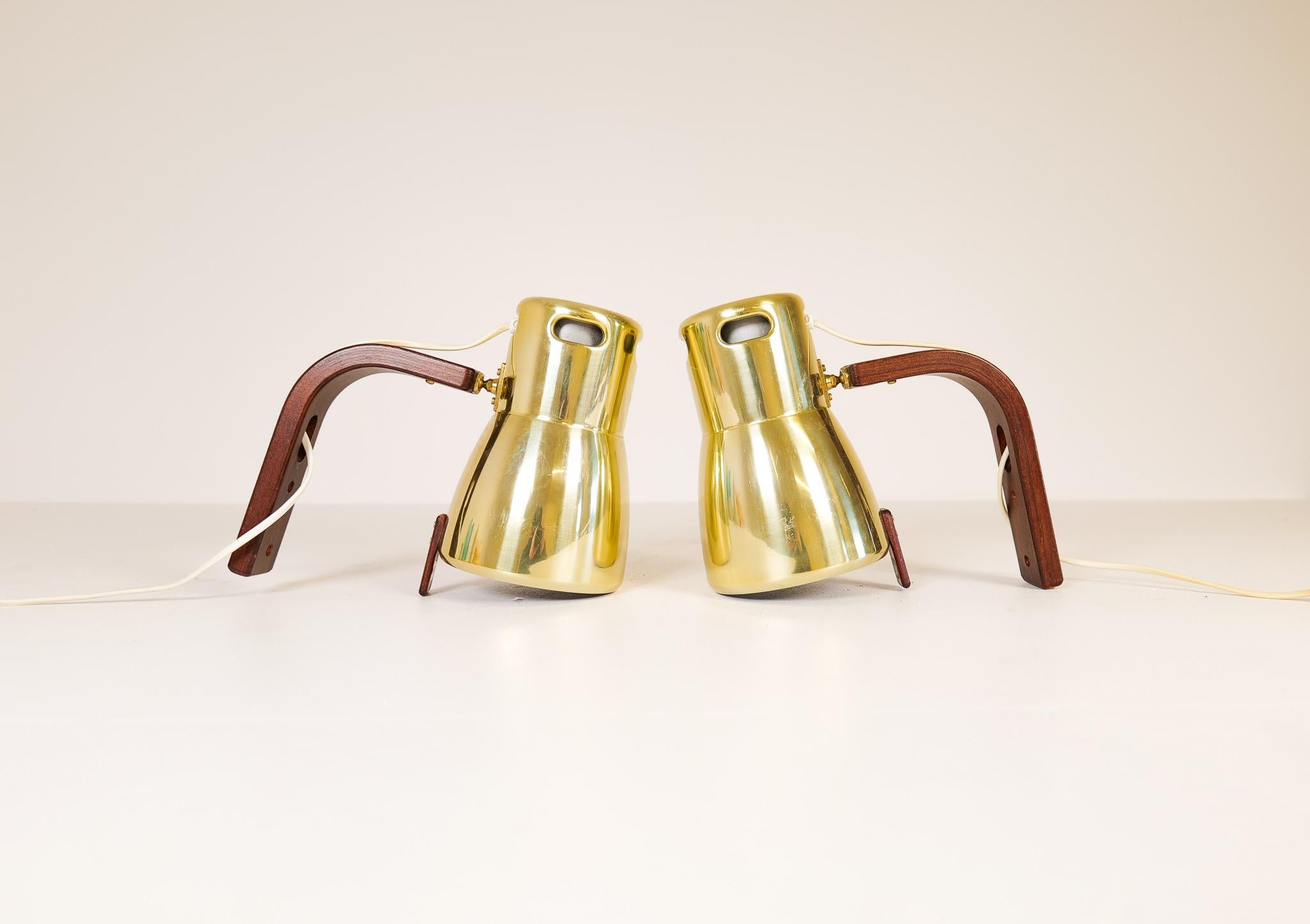 Hans-Agne Jakobsson Brass and Stained Wood Wall Lamps, Sweden, 1970s In Good Condition For Sale In Hillringsberg, SE