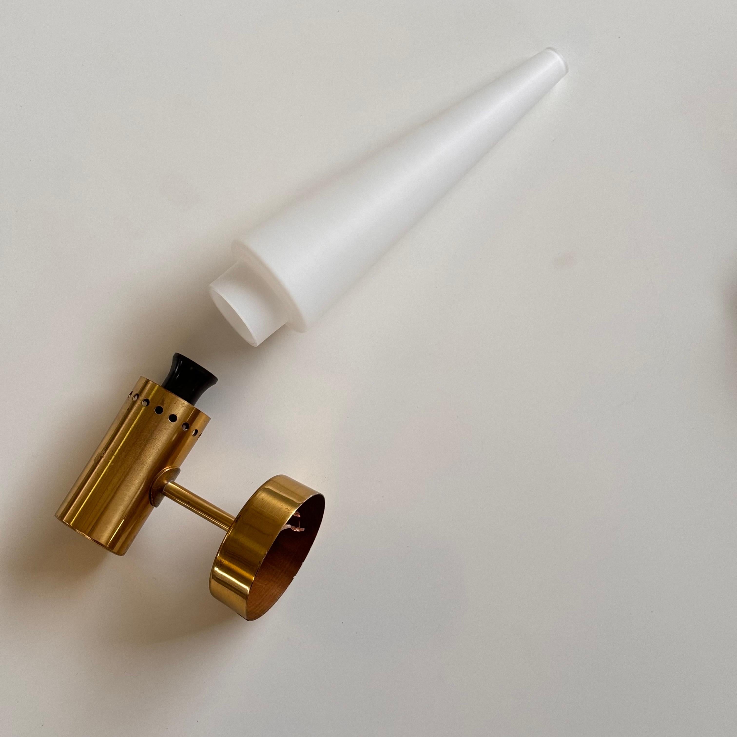 Hans-Agne Jakobsson Brass and White Opaline Glass Wall Lights, Sweden, 1960s For Sale 13