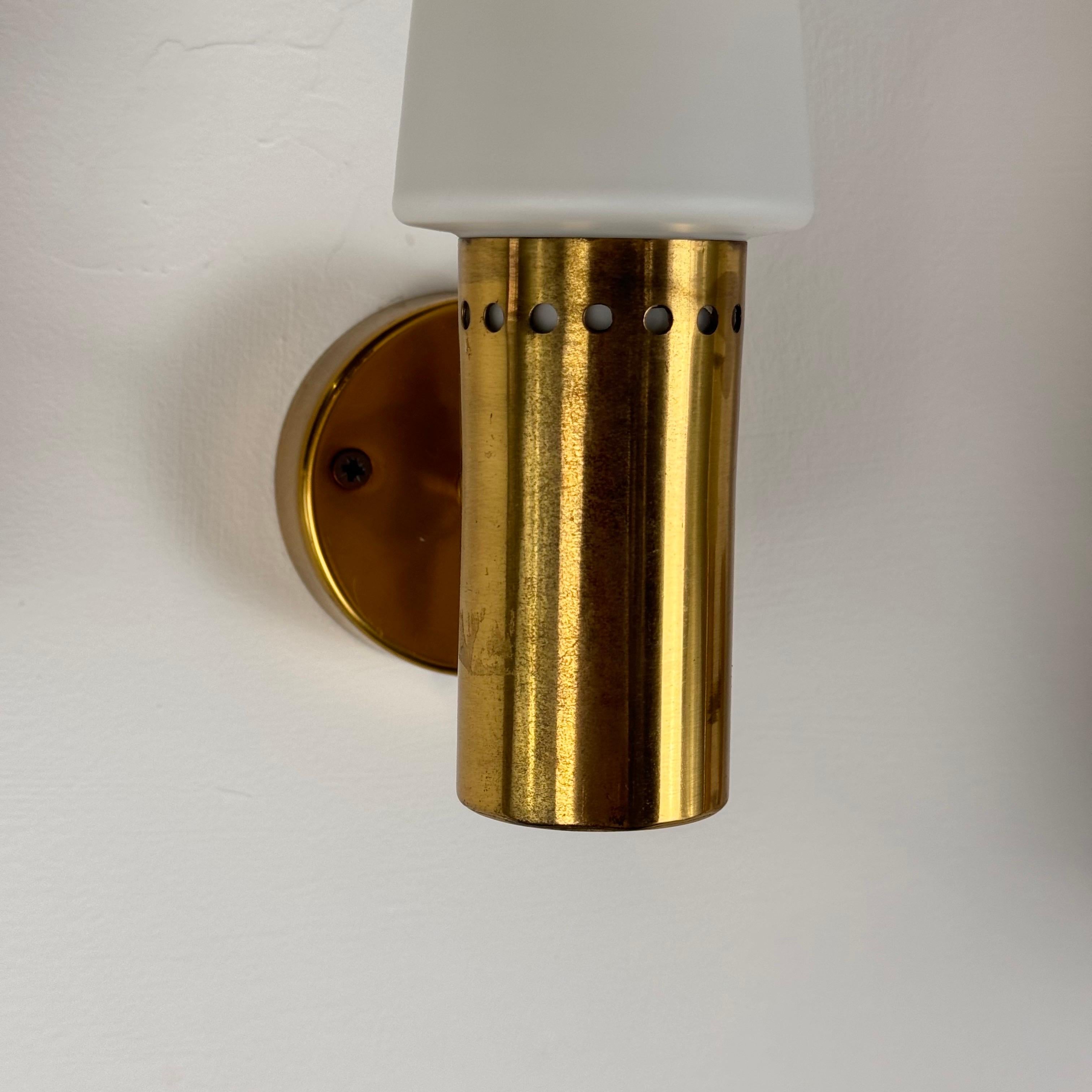 Hans-Agne Jakobsson Brass and White Opaline Glass Wall Lights, Sweden, 1960s For Sale 1