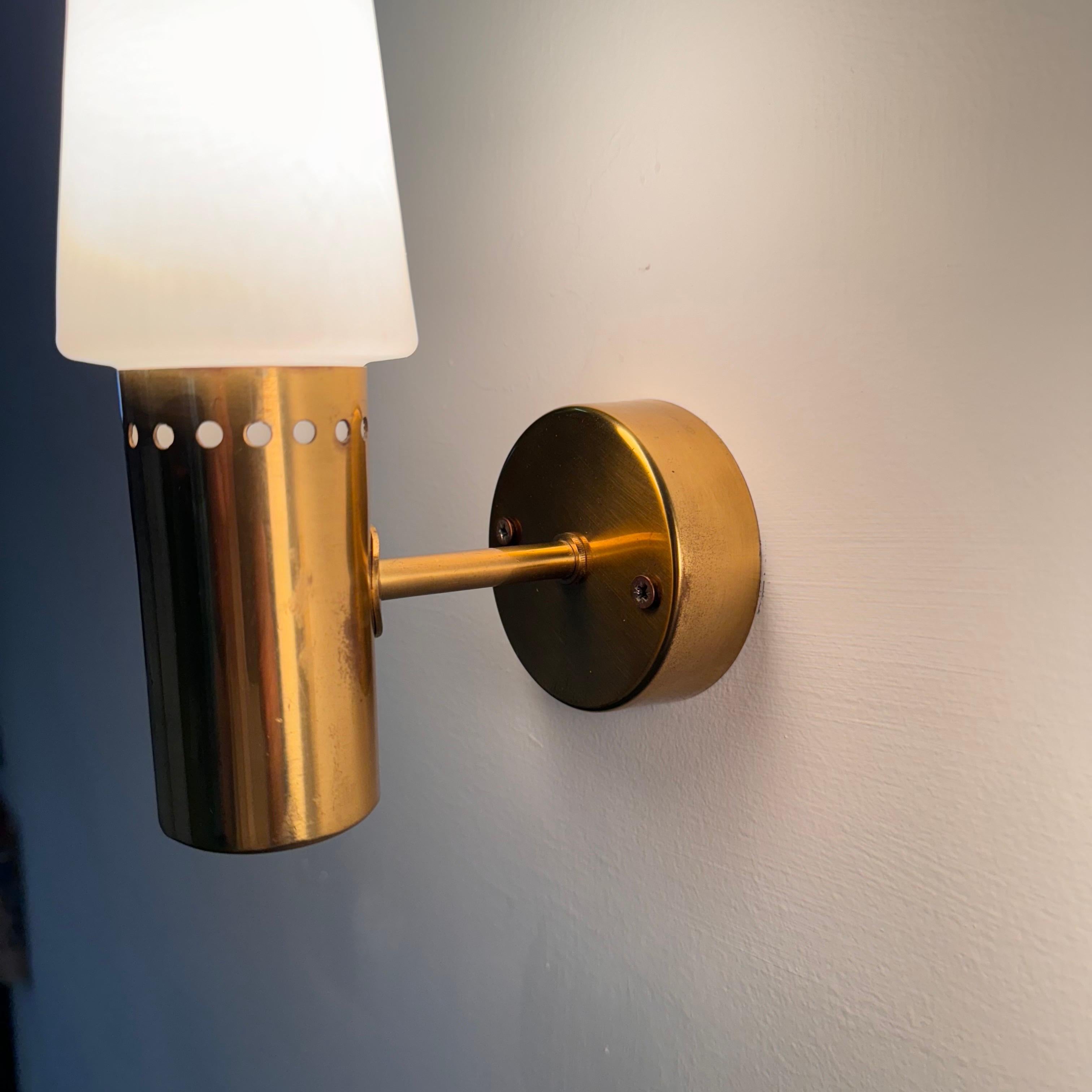 Hans-Agne Jakobsson Brass and White Opaline Glass Wall Lights, Sweden, 1960s For Sale 3