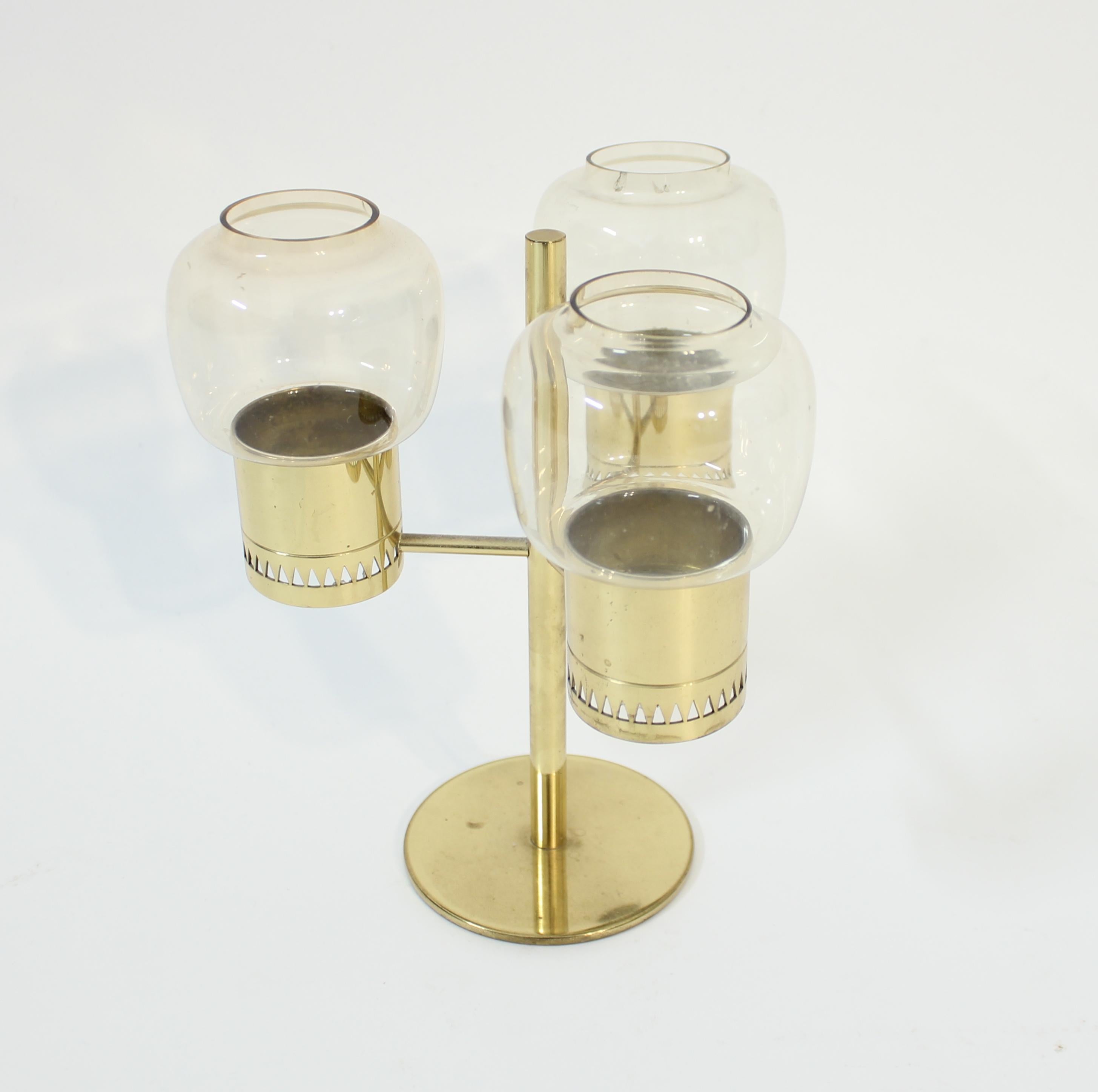 Hans-Agne Jakobsson, brass candle holder for 3 candles, model L-67, 1960s In Good Condition In Uppsala, SE