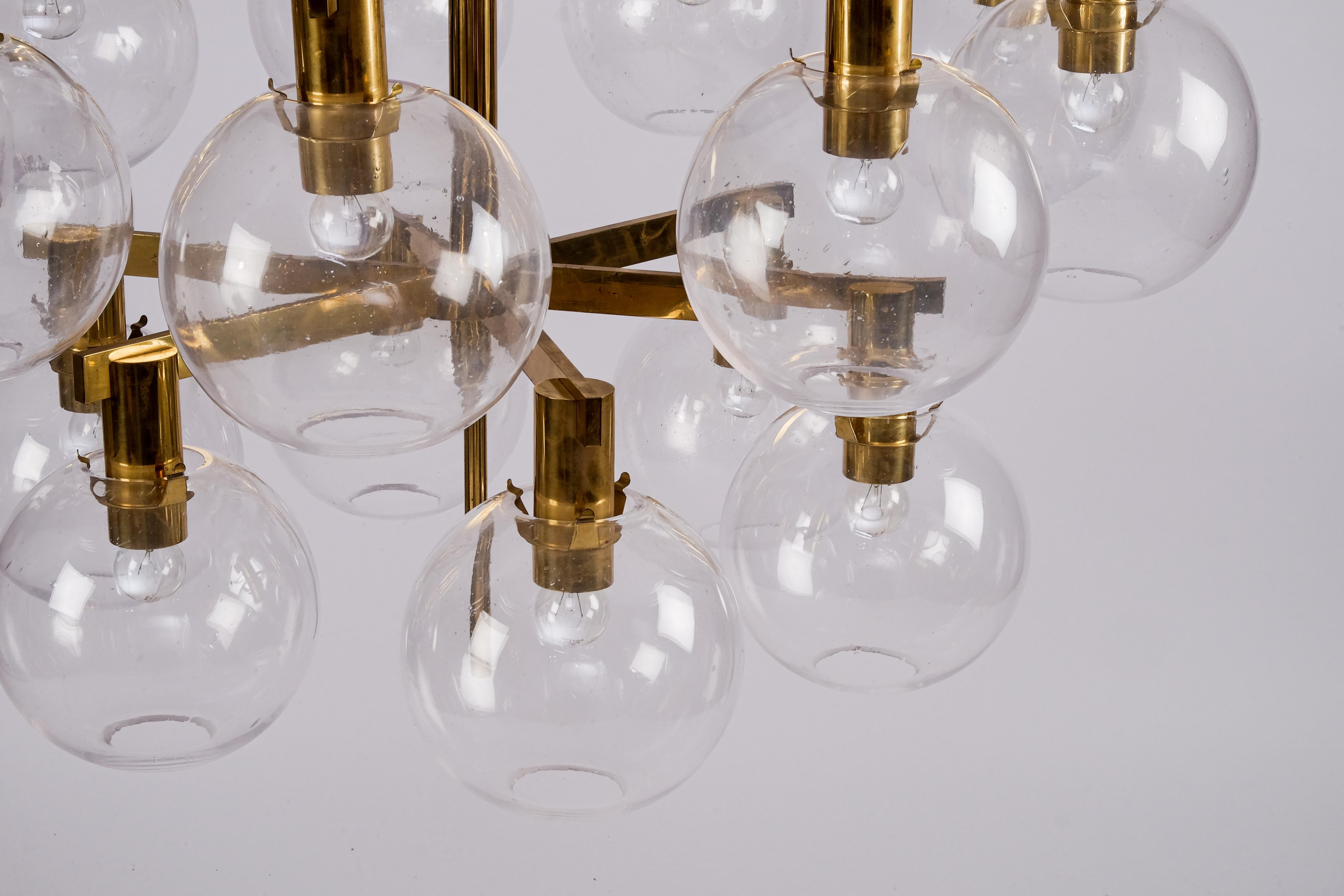 Metà XX secolo Lampadario in ottone Hans-Agne Jakobsson Modello 348/15, anni '60 in vendita
