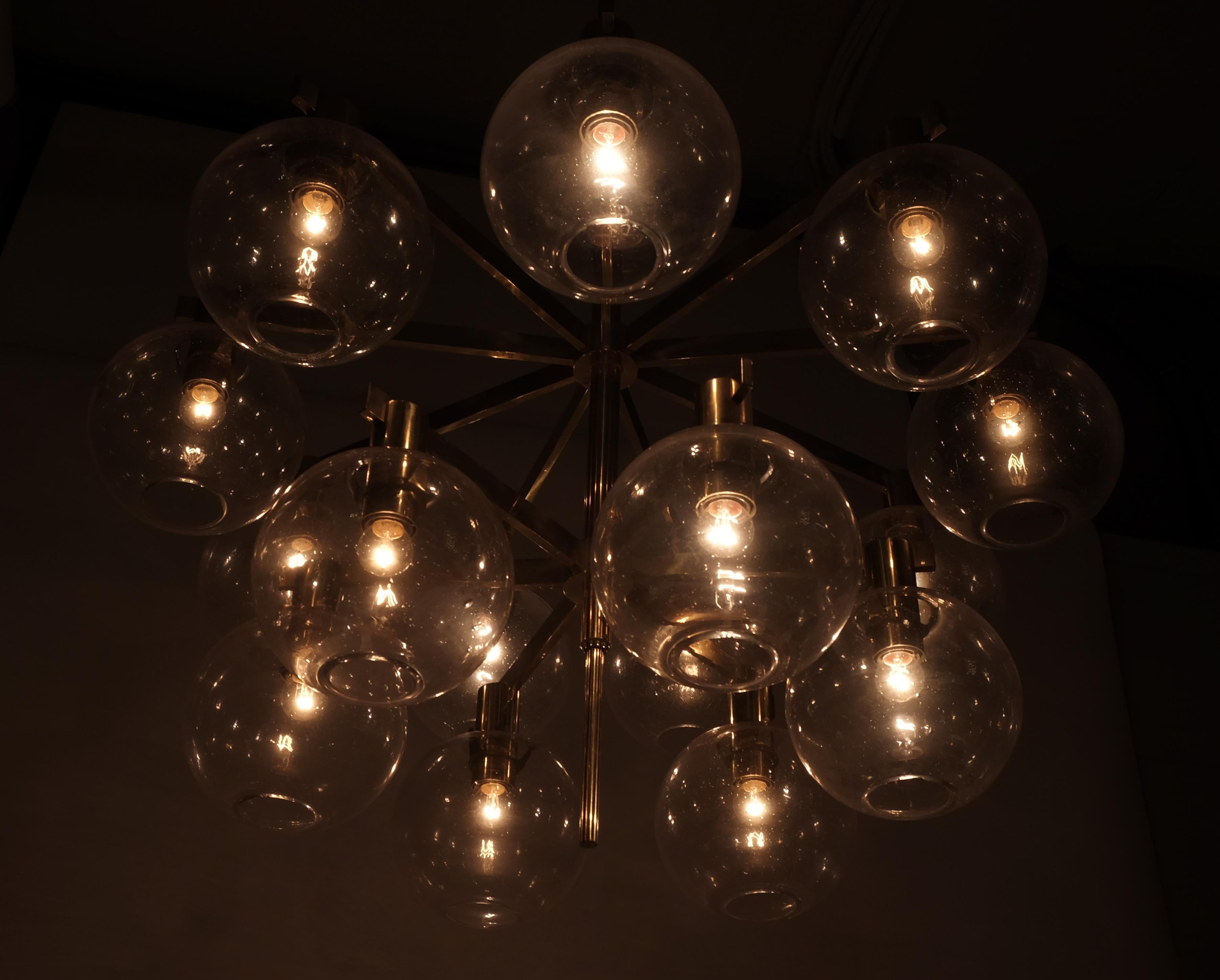 Hans-Agne Jakobsson Brass Chandelier Model 348/15, 1960s In Good Condition For Sale In Stockholm, SE