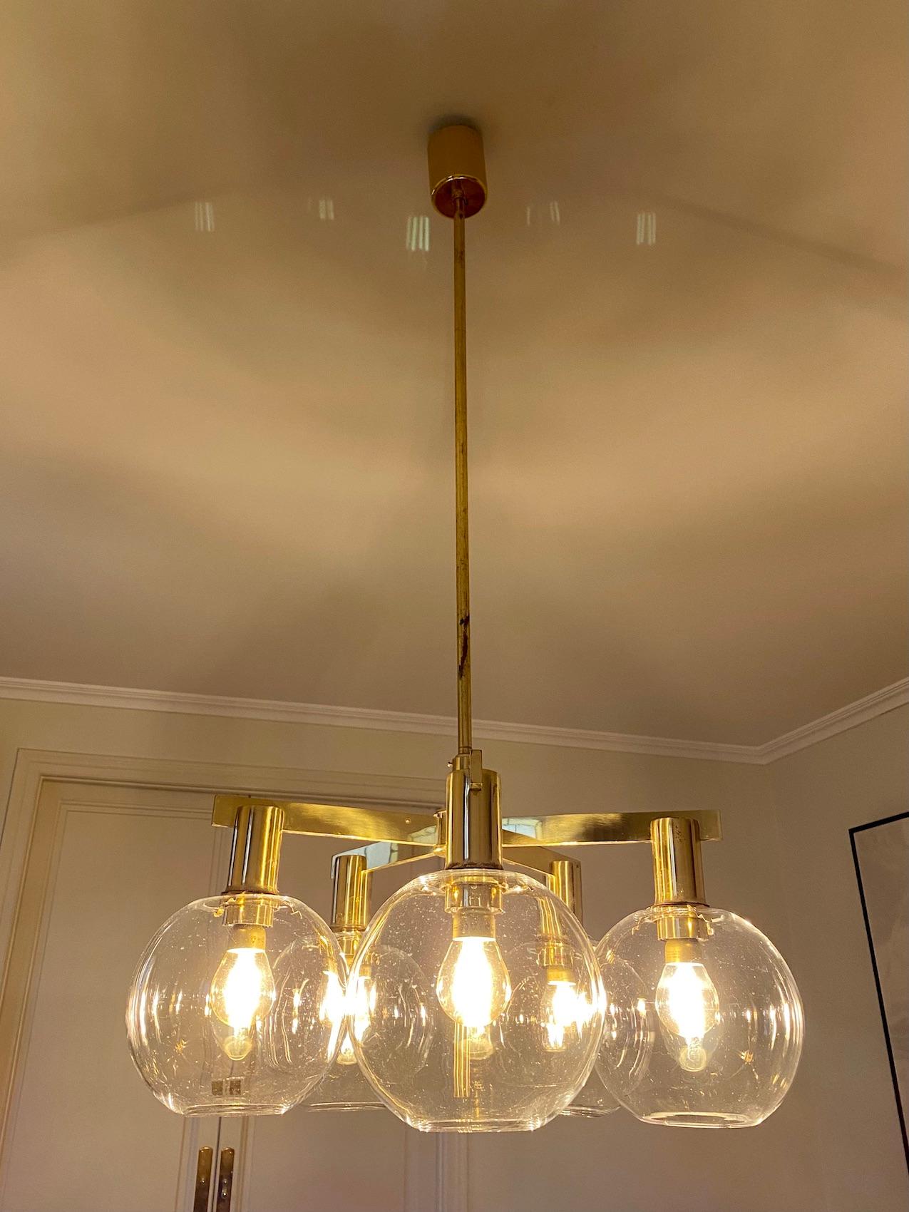 Hans-Agne Jakobsson Brass Chandelier with Five Globes For Sale 6