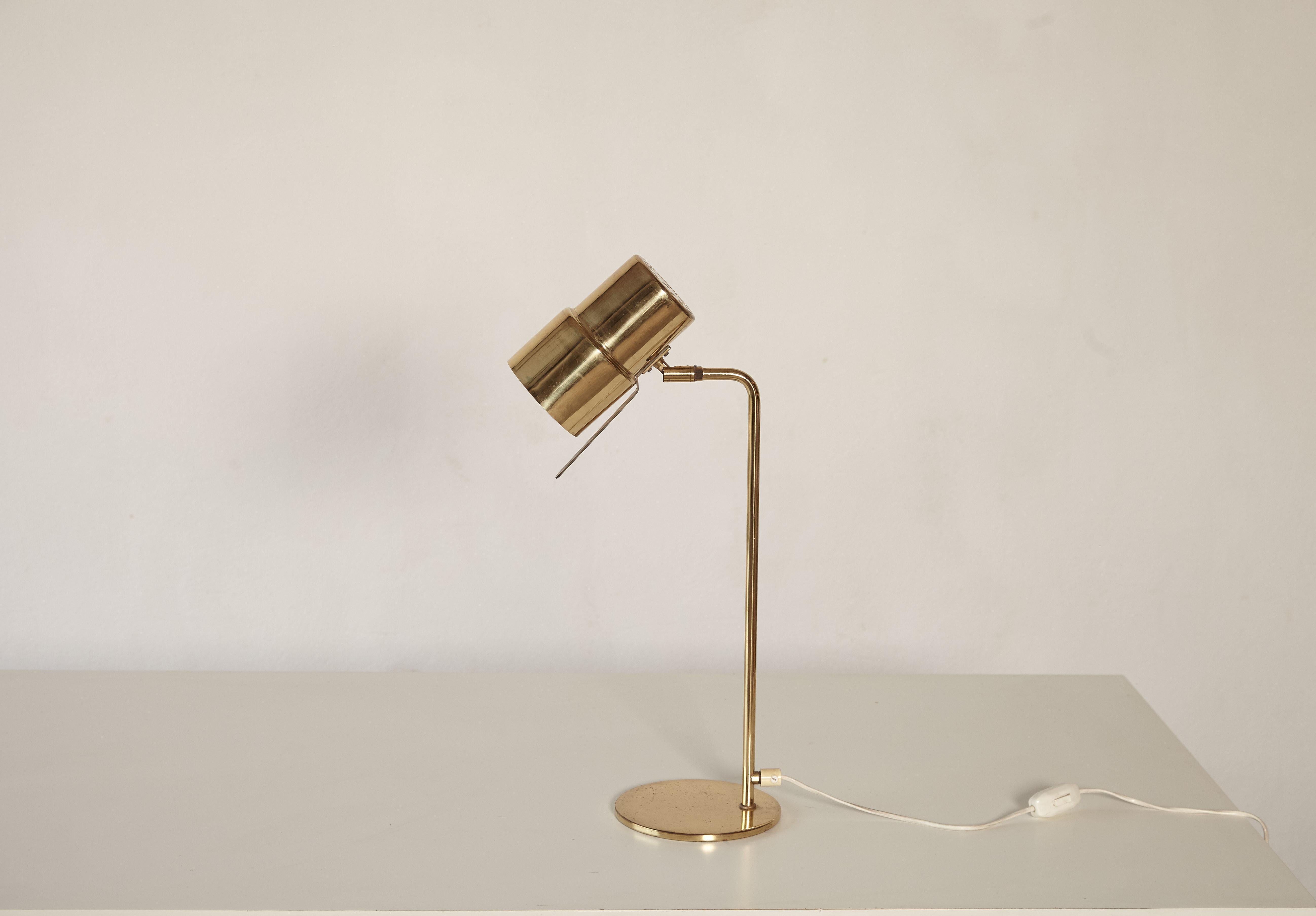 Hans-Agne Jakobsson model B195/2 table / desk lamp, Sweden, 1960s. Good vintage condition with signs of use and wear relative to age. Makers label attached. In working condition with European plug.




UK customers please note:    displayed prices