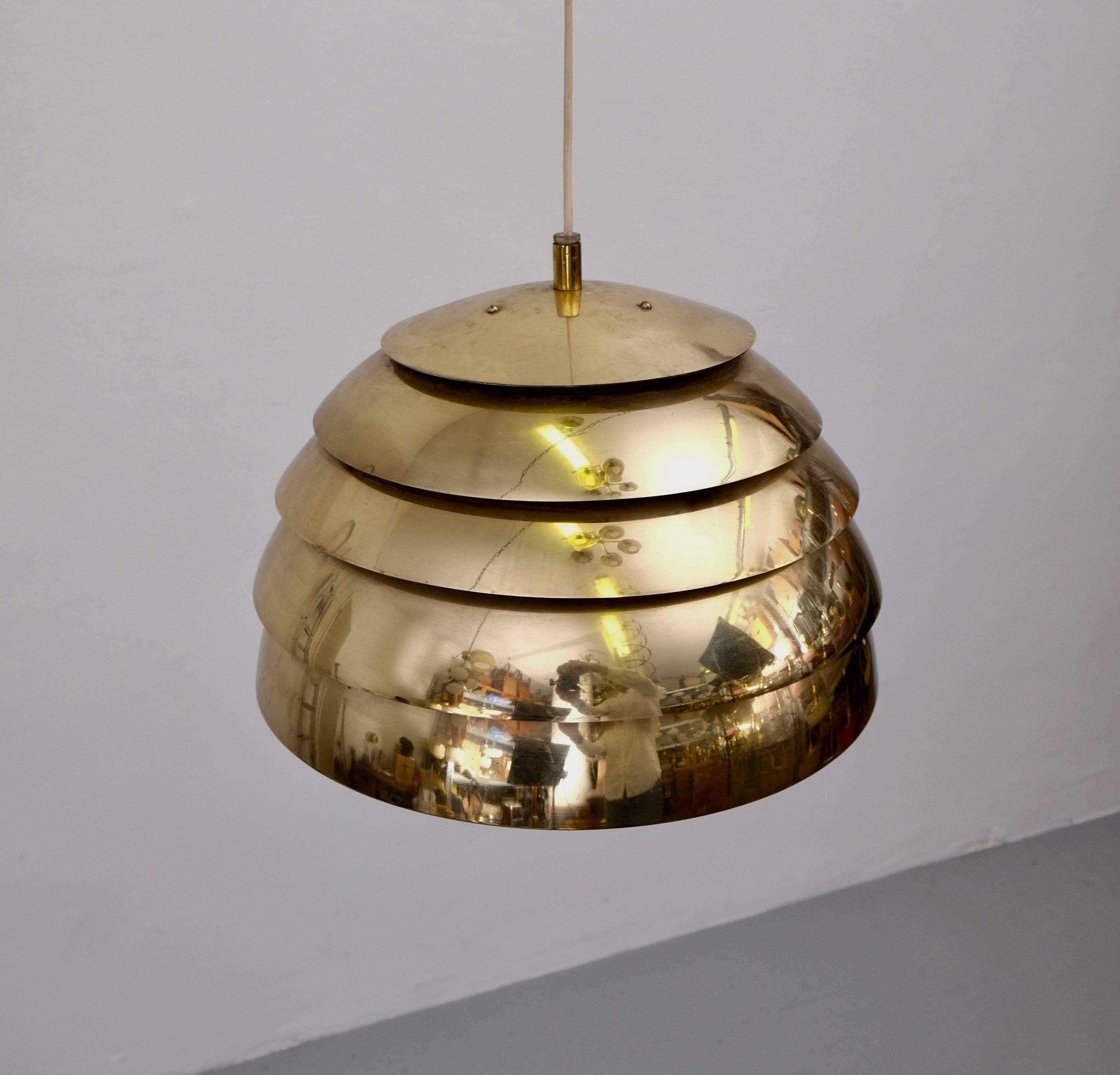 Scandinave moderne Lampe à suspension en laiton Hans-Agne Jakobsson, années 1960 en vente