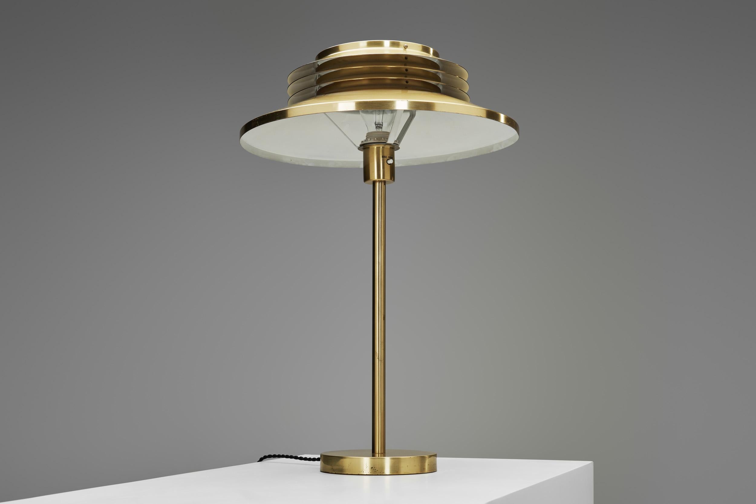 Lampe de table en laiton Hans-Agne Jakobsson pour Agnes, Suède Milieu du XXe siècle en vente 6
