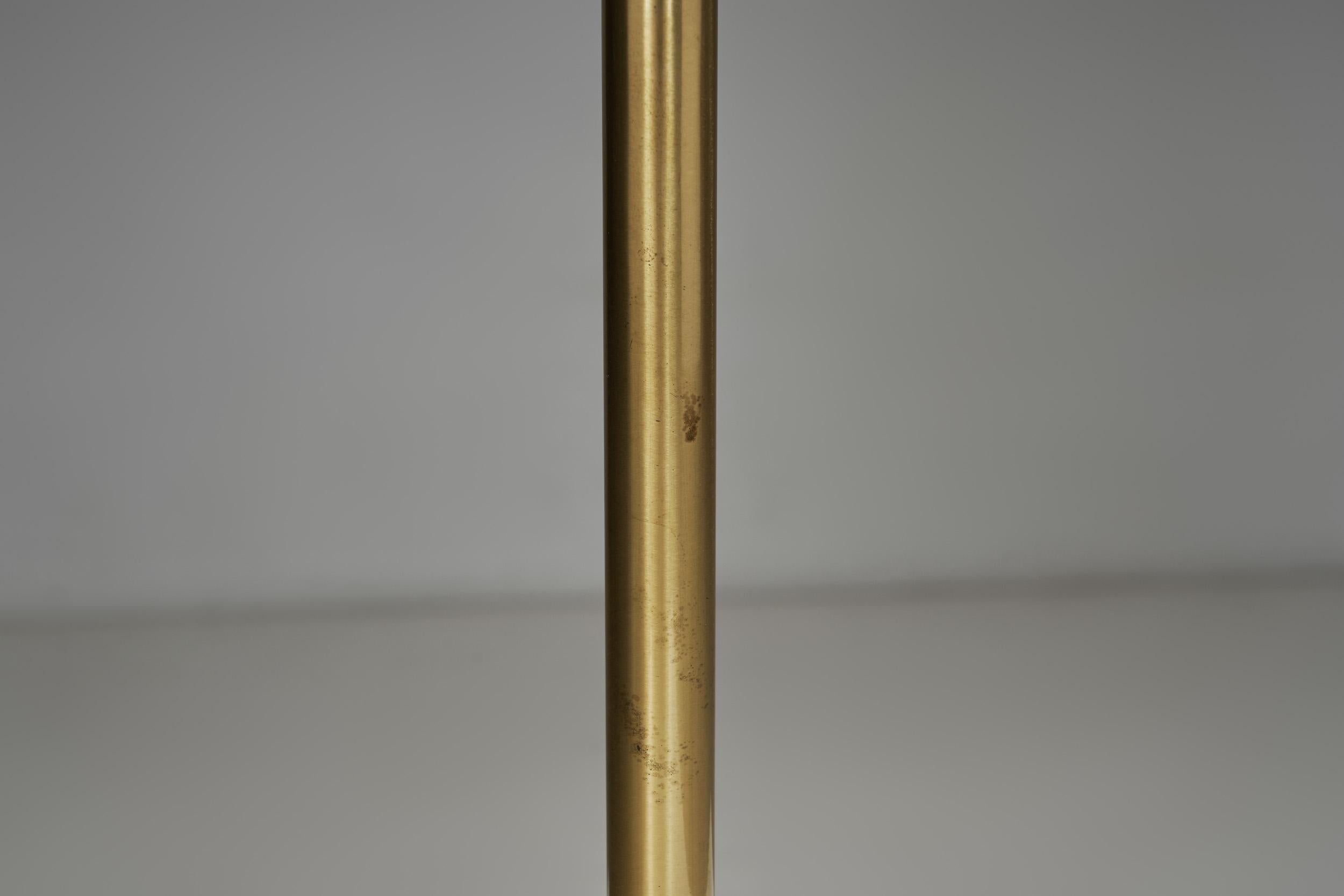 Lampe de table en laiton Hans-Agne Jakobsson pour Agnes, Suède Milieu du XXe siècle en vente 8