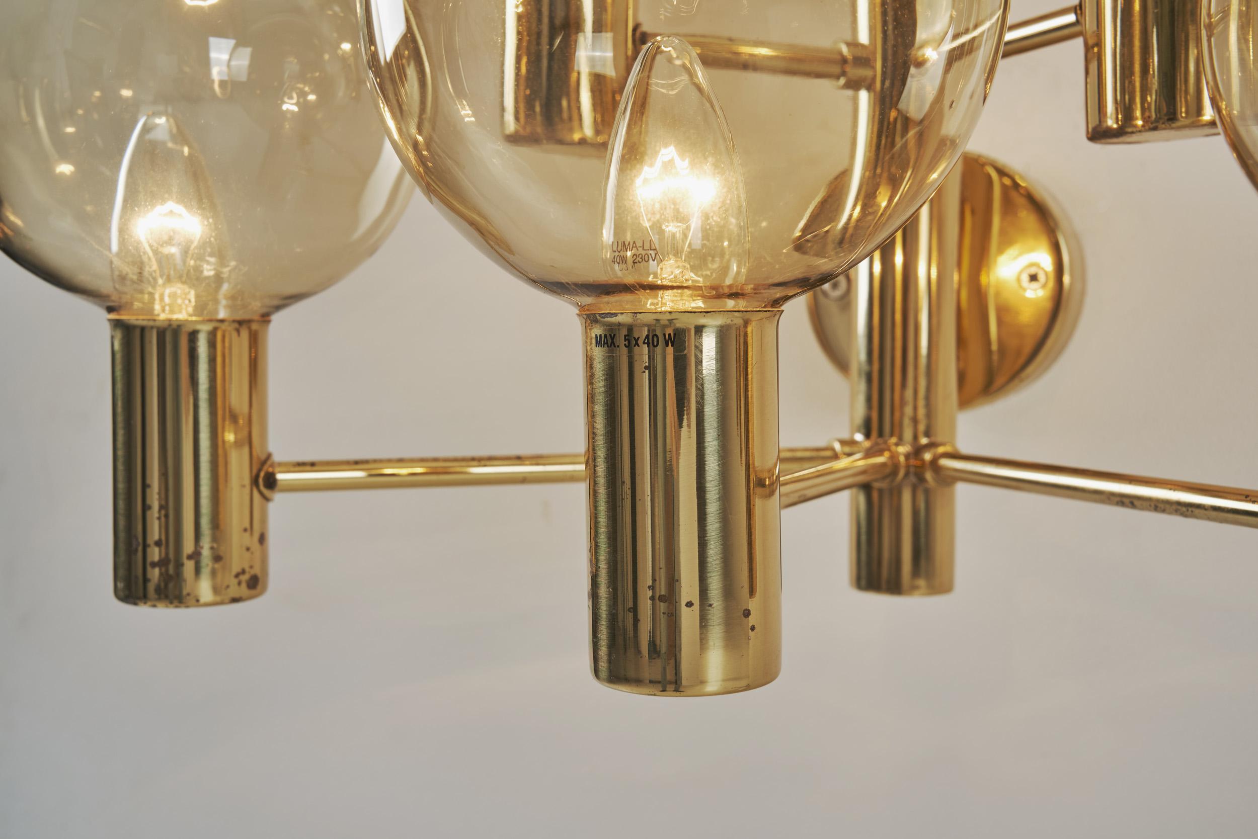 Hans-Agne Jakobsson Brass Wall Lamps with Smoked Glass Shades, Sweden 1960s For Sale 7