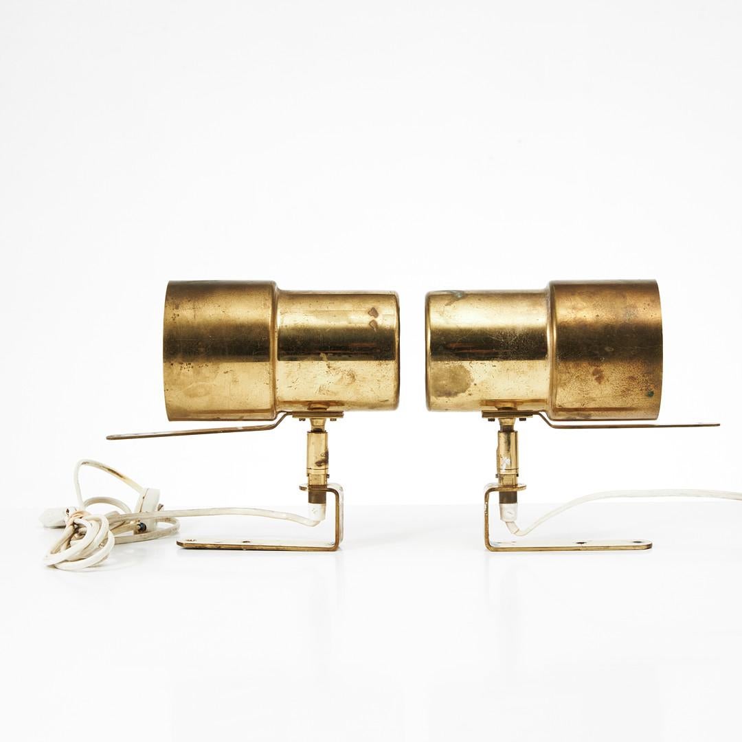 Beautiful pair of wall lamps model V-324 designed by Hans-Agne Jakobsson

Sweden, 1960's
Polished brass with excellent patina, no dents or major flaws.

Measures: H: 10 cm / 4