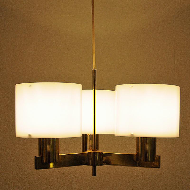 Hans Agne Jakobsson Brasslamp with Five Acrylic Shades, 1960s, Sweden In Good Condition In Stockholm, SE