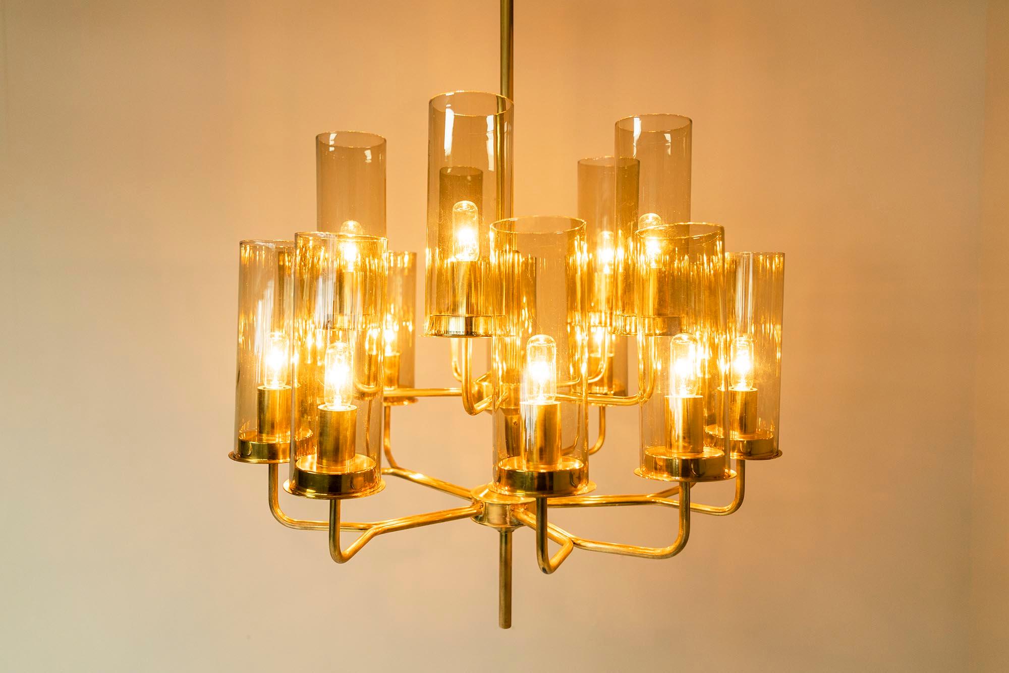 Scandinavian Modern Hans Agne Jakobsson Chandelier Model T434/15 in Brass and Glass, Sweden, 1960s For Sale