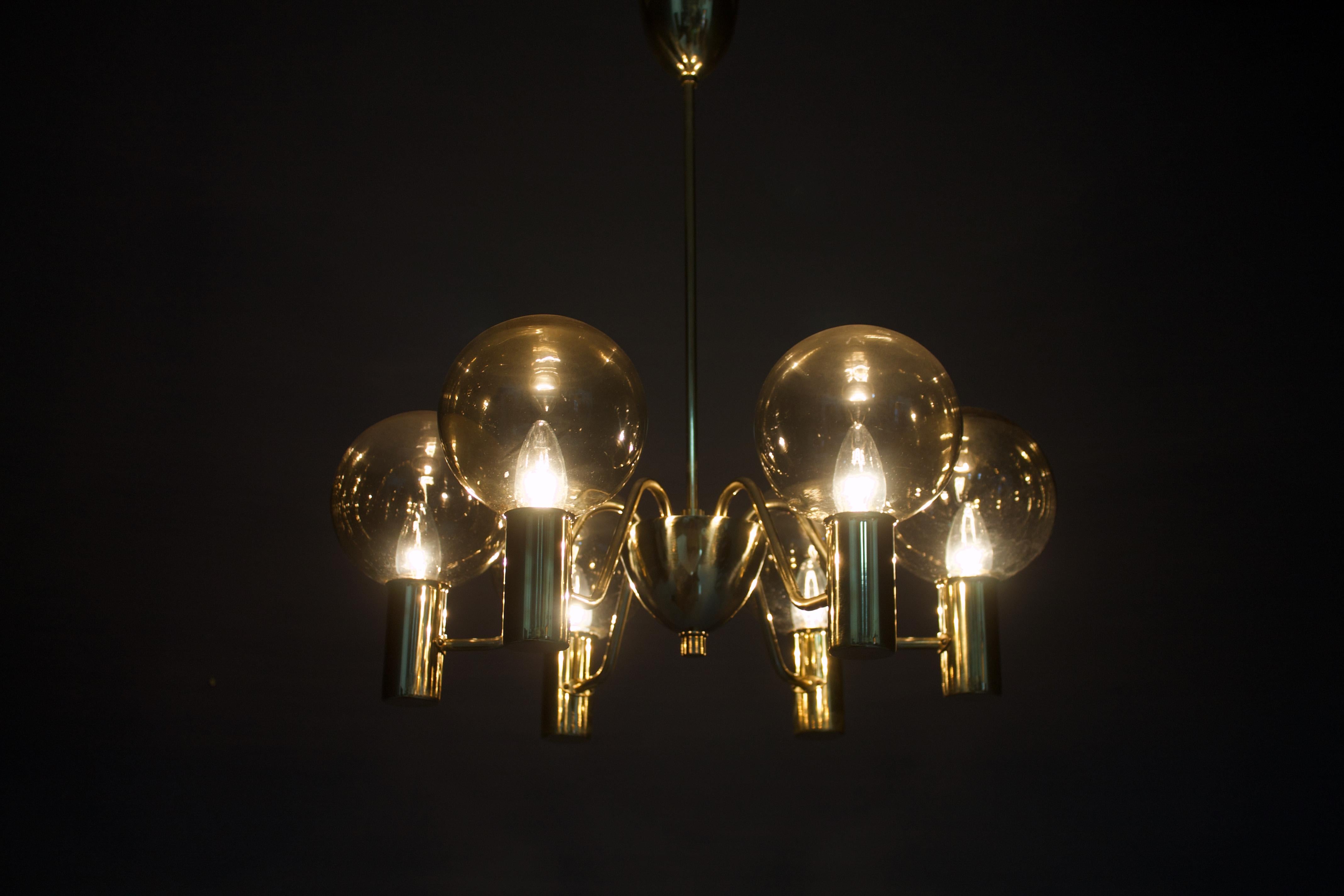 Hans-Agne Jakobsson Chandelier Patricia T 372/6 Brass and Glass, Sweden, 1960s 2
