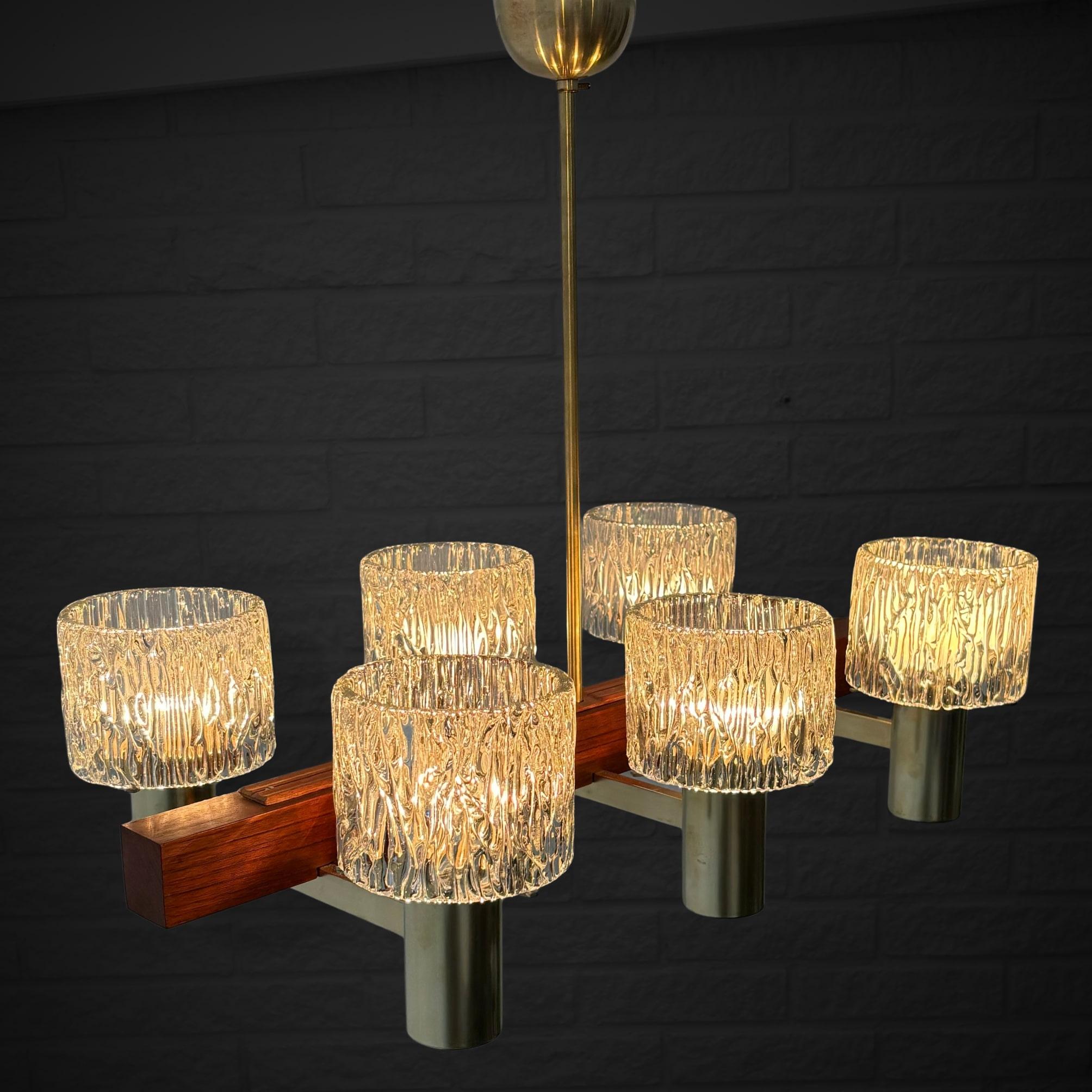 Laiton Lustre Hans-Agne Jakobsson, Modernité scandinave, teck et verre, Suède, années 1950 en vente