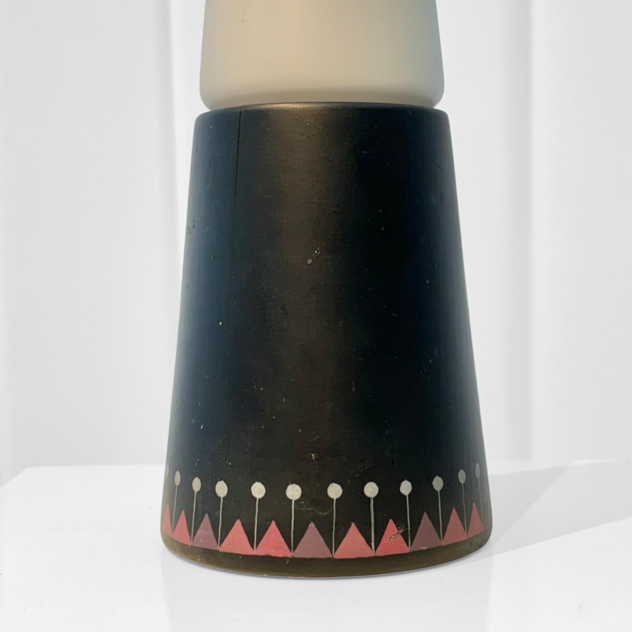 Verre Lampe de table conique du milieu du siècle de Hans-Agne Jakobsson, verre et bois, Suède, années 1950 en vente