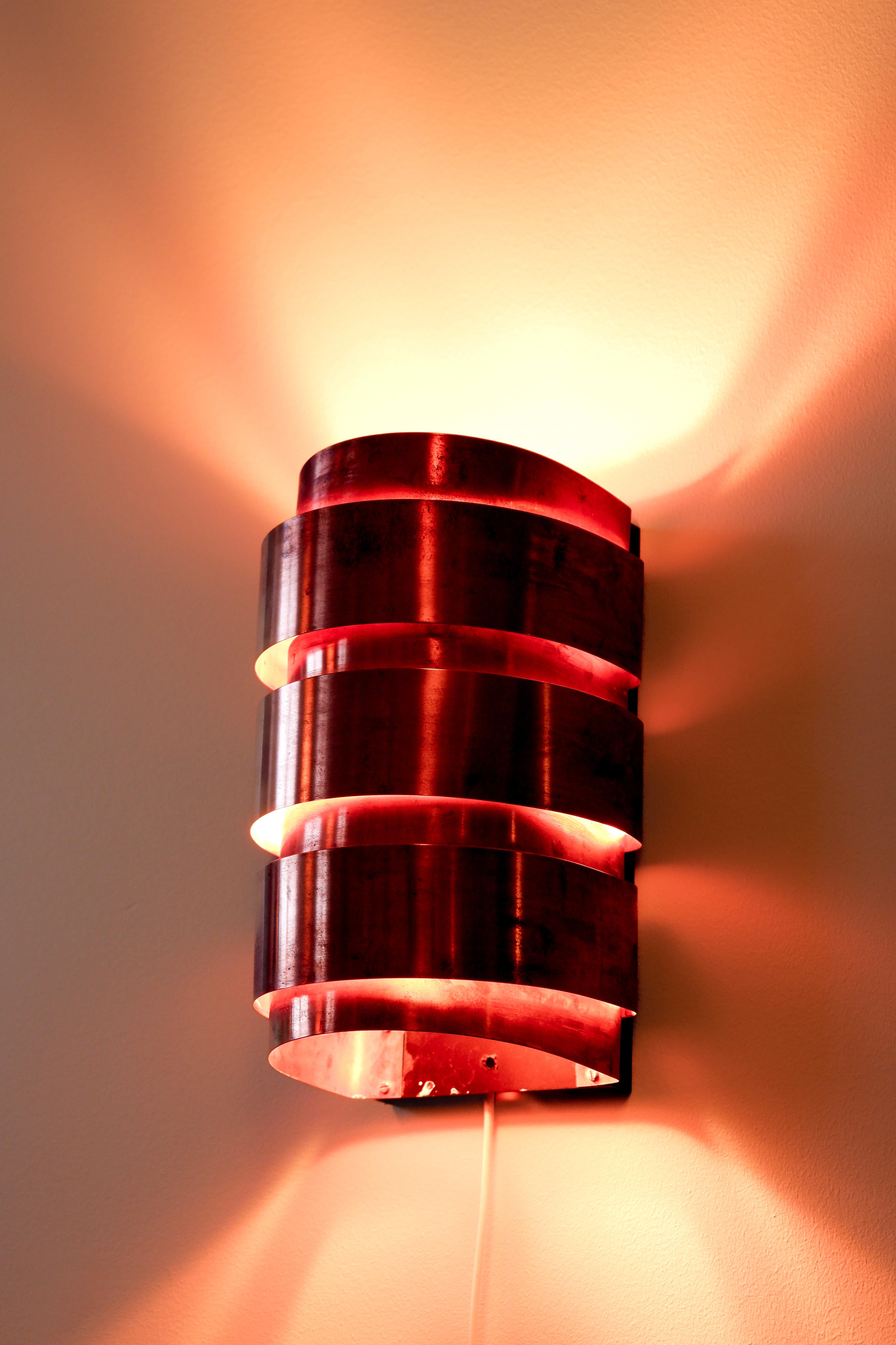 Hans Agne Jakobsson Copper wall lamp. In Fair Condition In Hägersten-Liljeholmen, Stockholms län