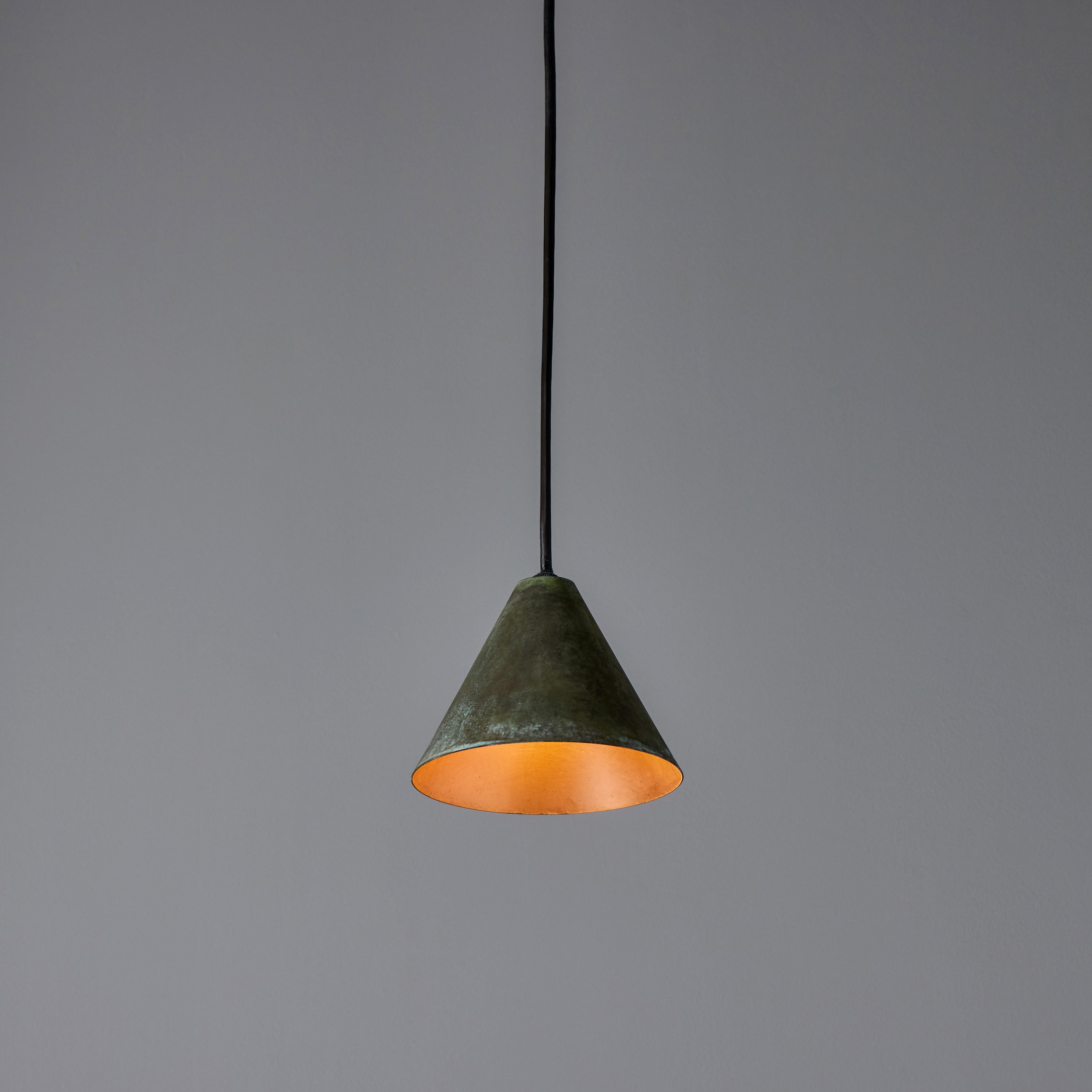 XXIe siècle et contemporain Hans-Agne Jakobsson Pendentif Mini-Tratten patiné foncé en vente