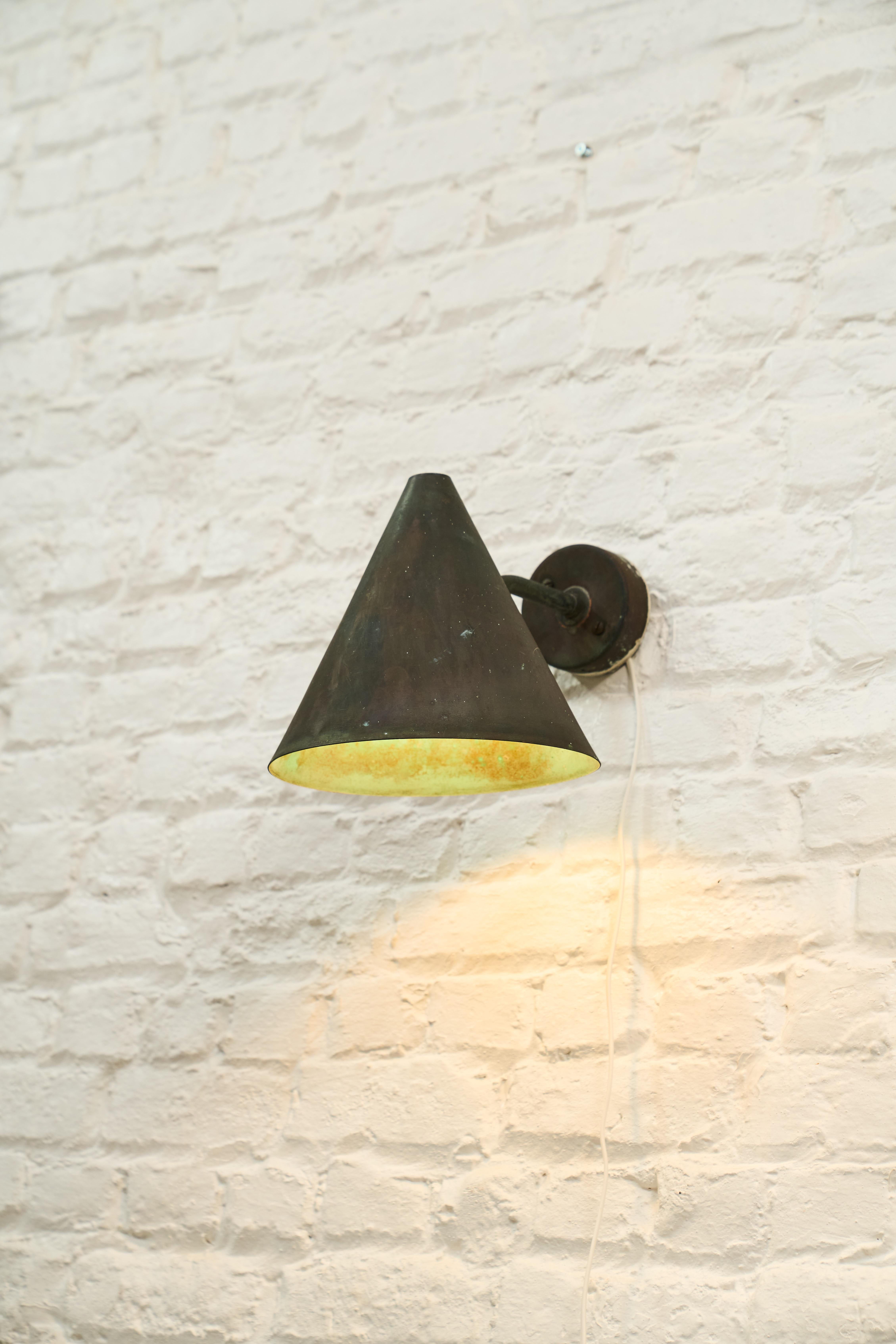 Mid-20th Century HANS AGNE JAKOBSSON F590 pair of wall lamps For Sale