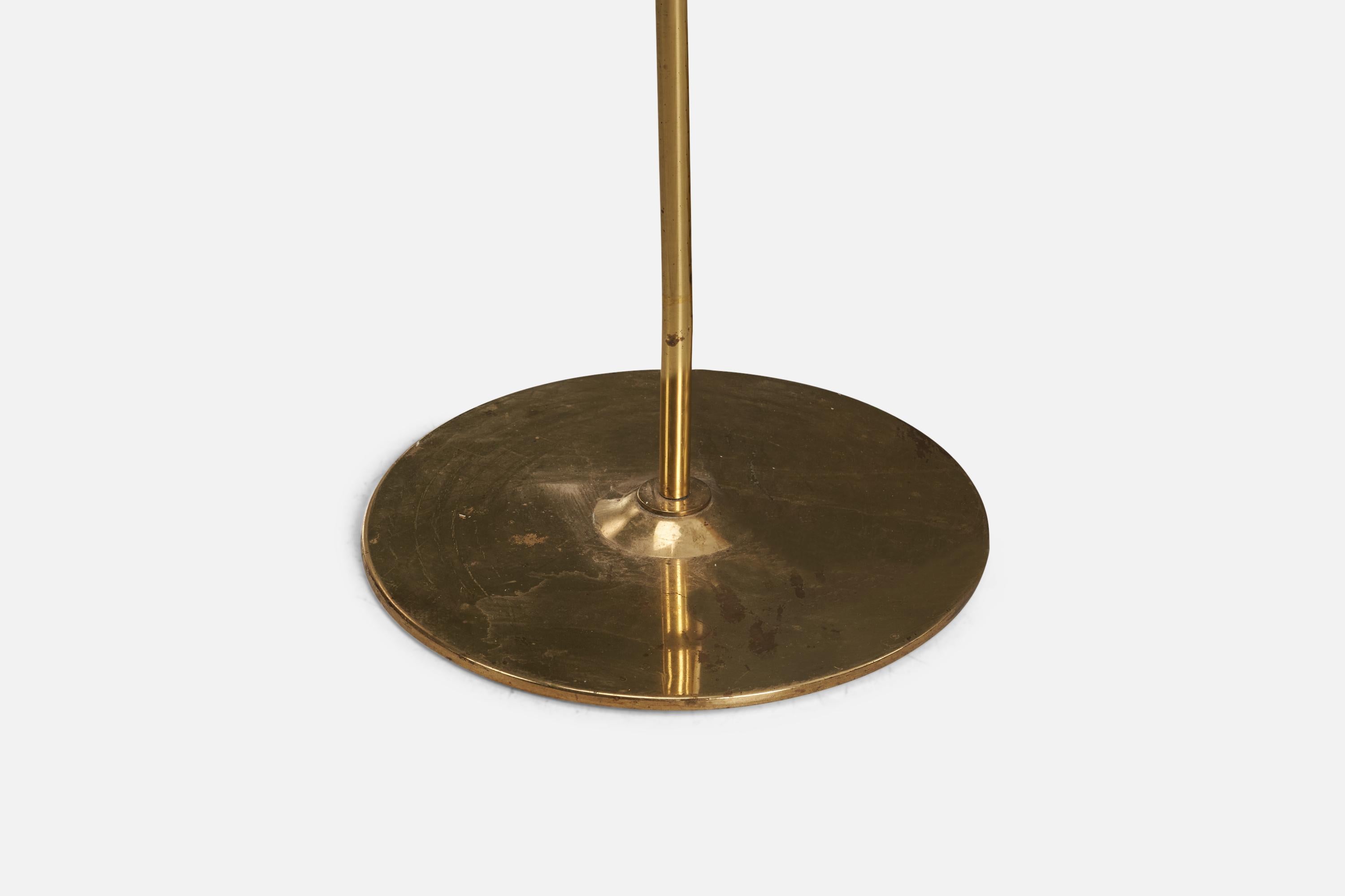 Hans-Agne Jakobsson, Floor Lamp, Brass, Moulded Wood Veneer, Sweden, 1970s In Good Condition For Sale In High Point, NC