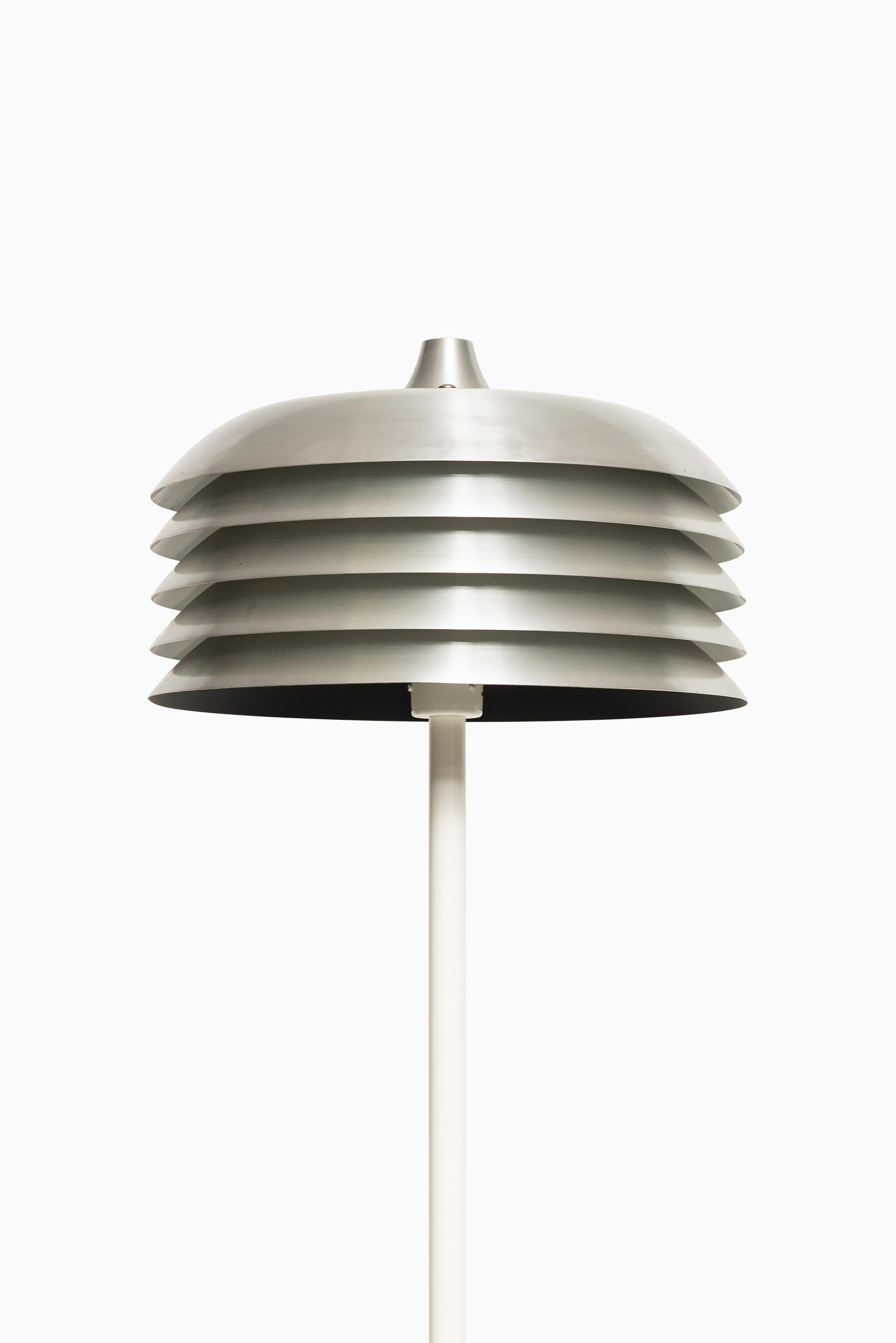 Rare floor lamp model G-178 designed by Hans-Agne Jakobsson. Produced by Hans-Agne Jakobsson AB in Markaryd, Sweden.
